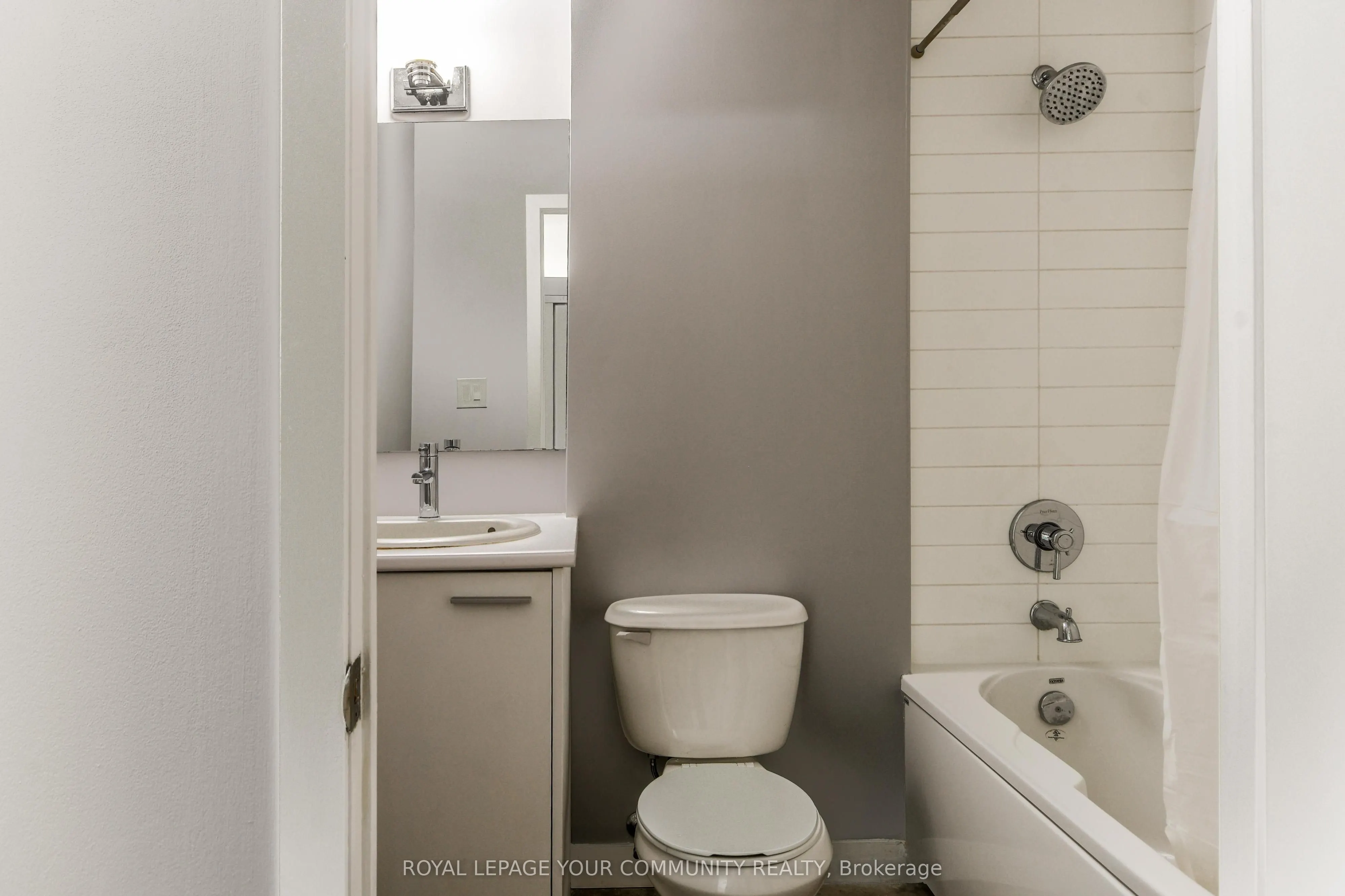 569 King Street E, #304