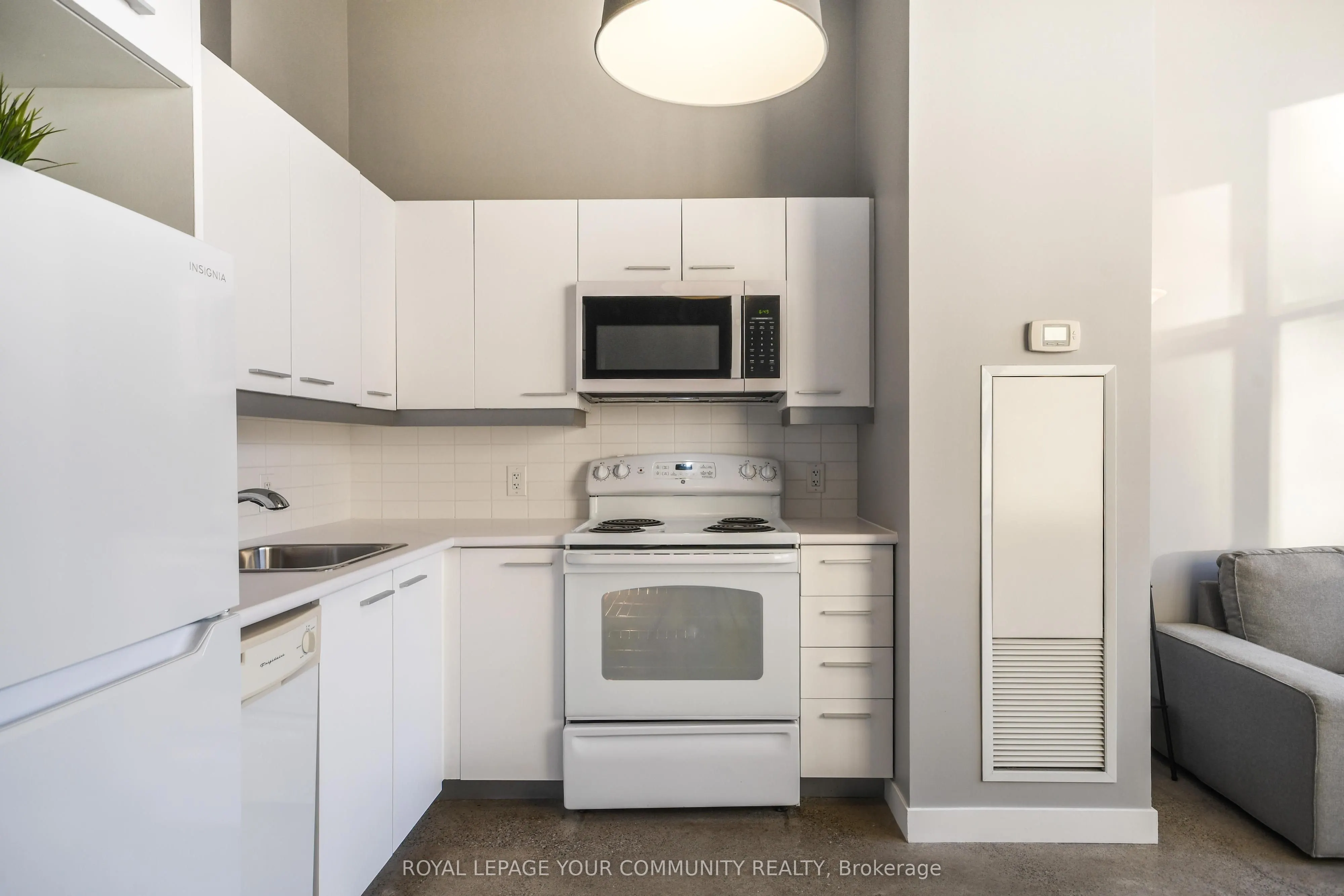 569 King Street E, #304