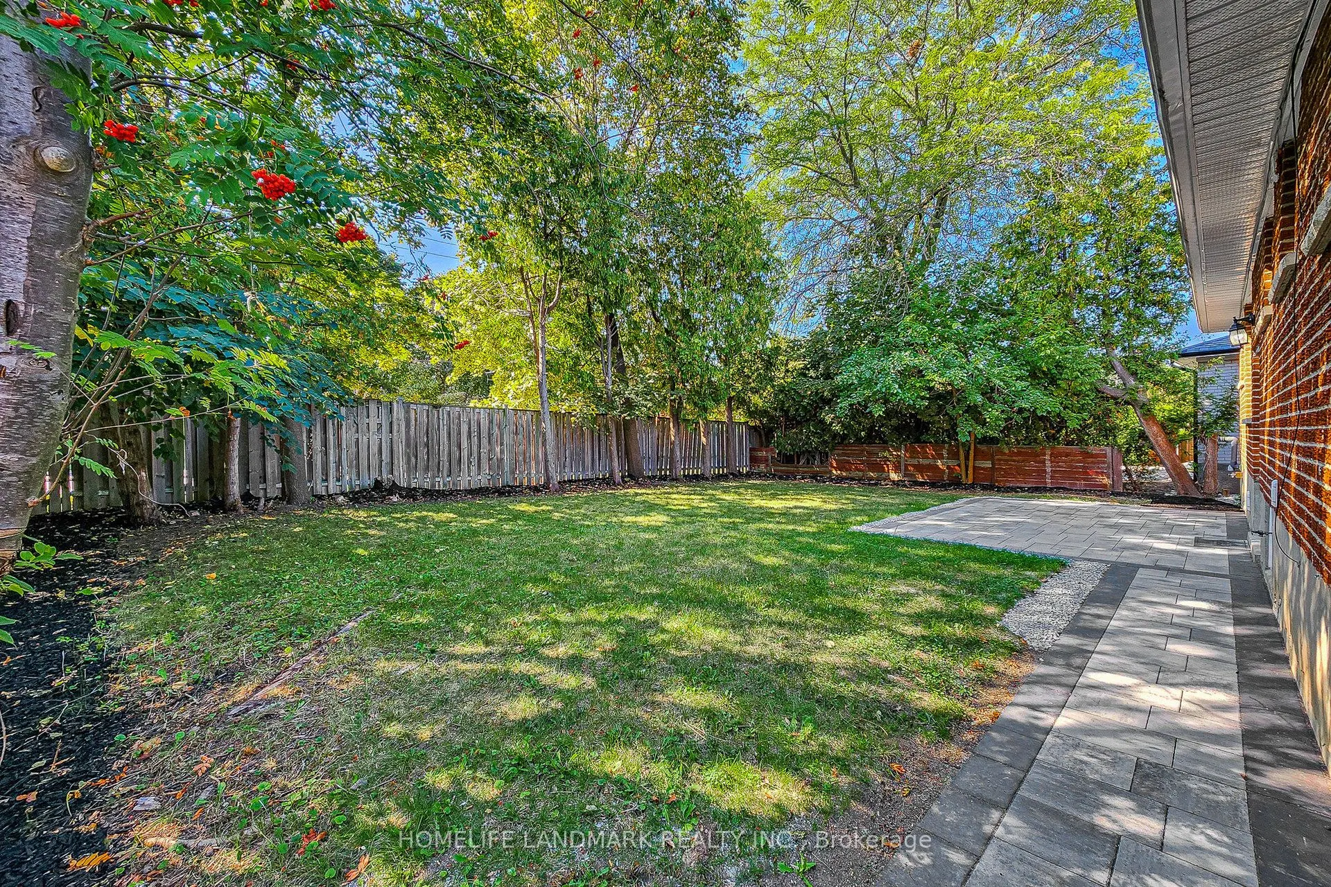17 Oldborough Circle
