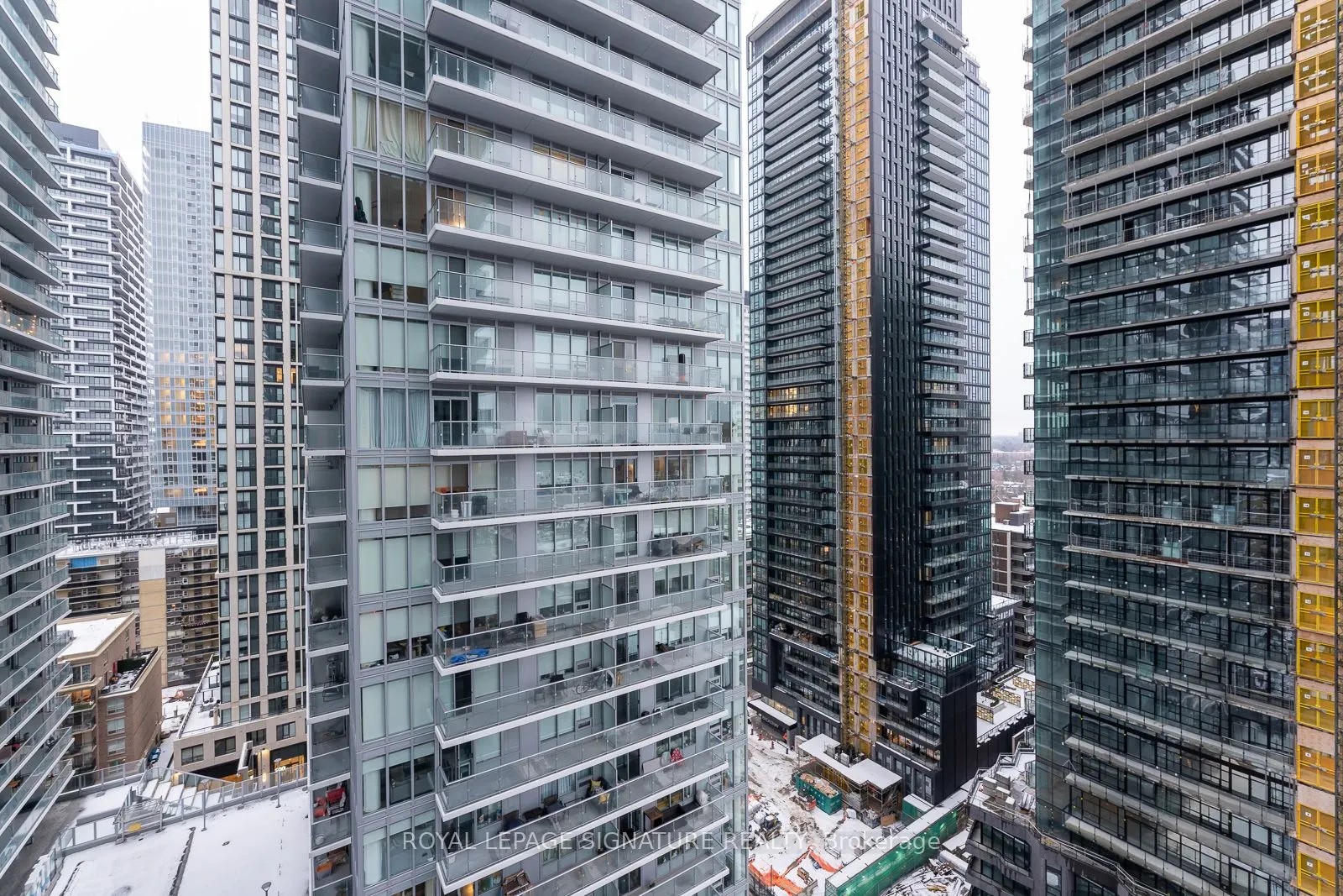 117 Broadway Avenue, #1703