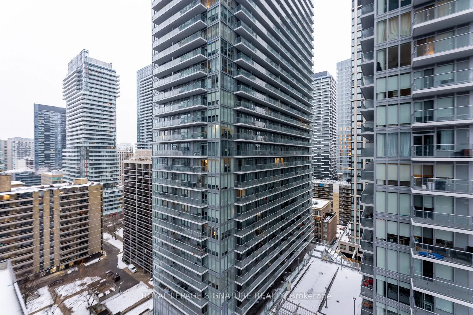 117 Broadway Avenue, #1703