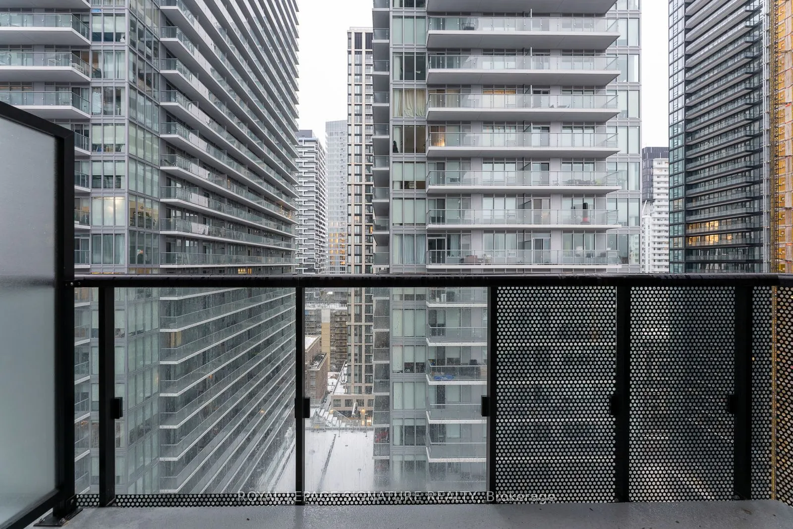 117 Broadway Avenue, #1703