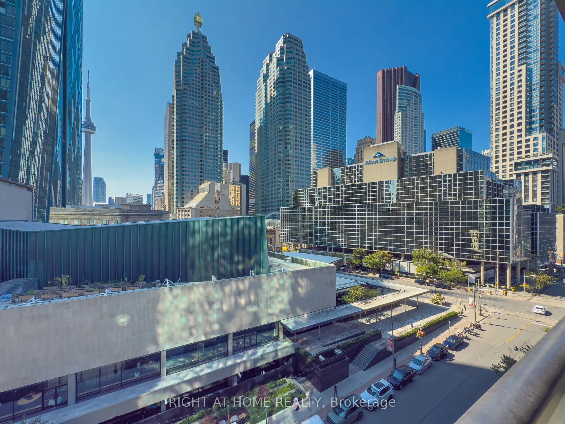 1 Scott Street, #806
