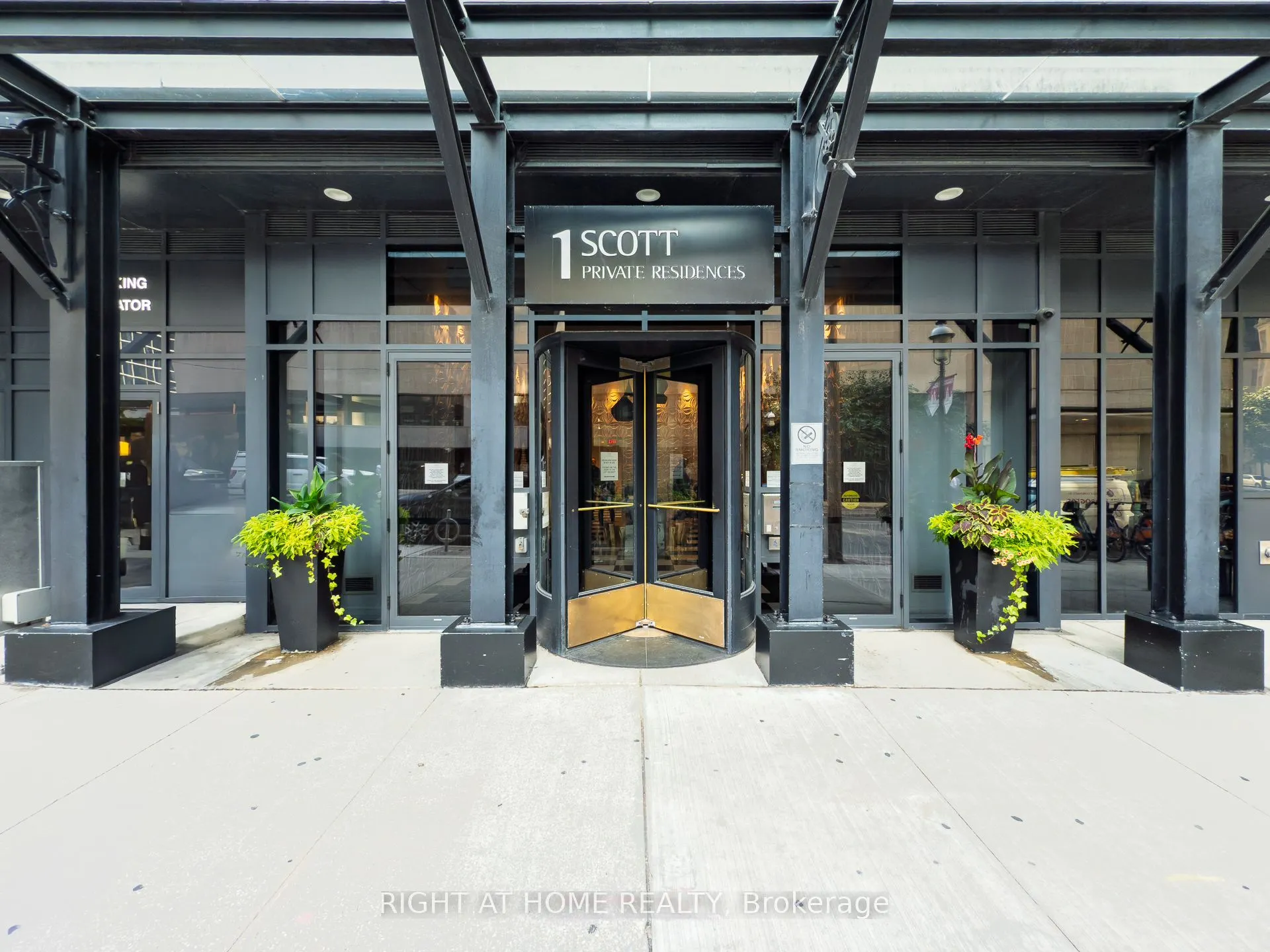 1 Scott Street, #806