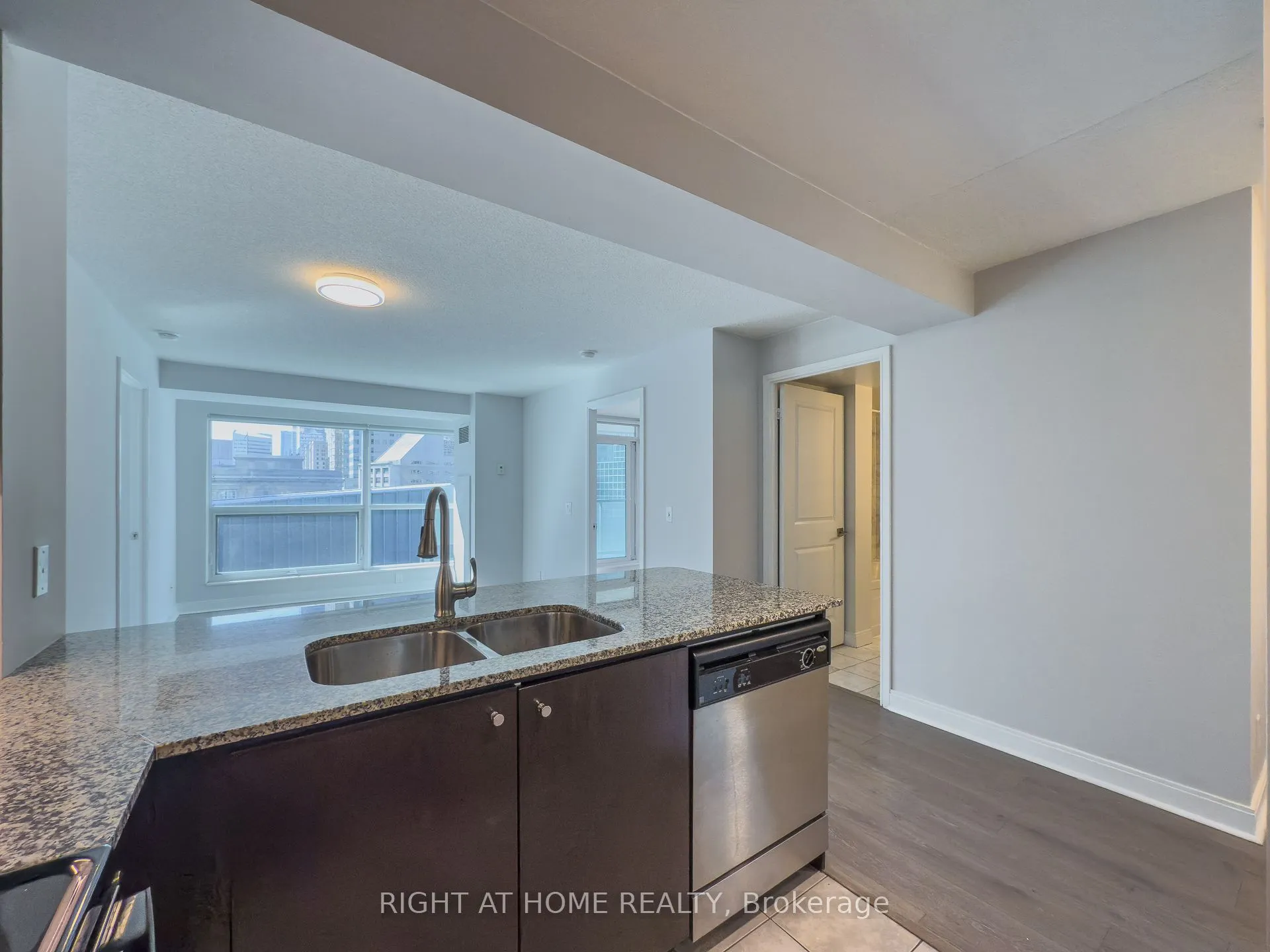 1 Scott Street, #806