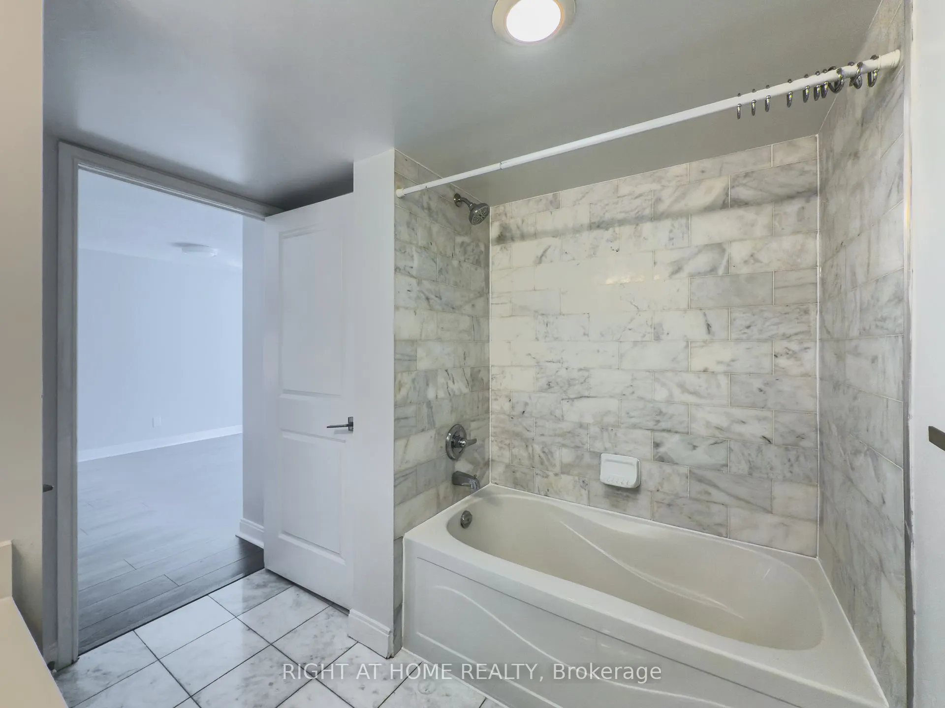 1 Scott Street, #806