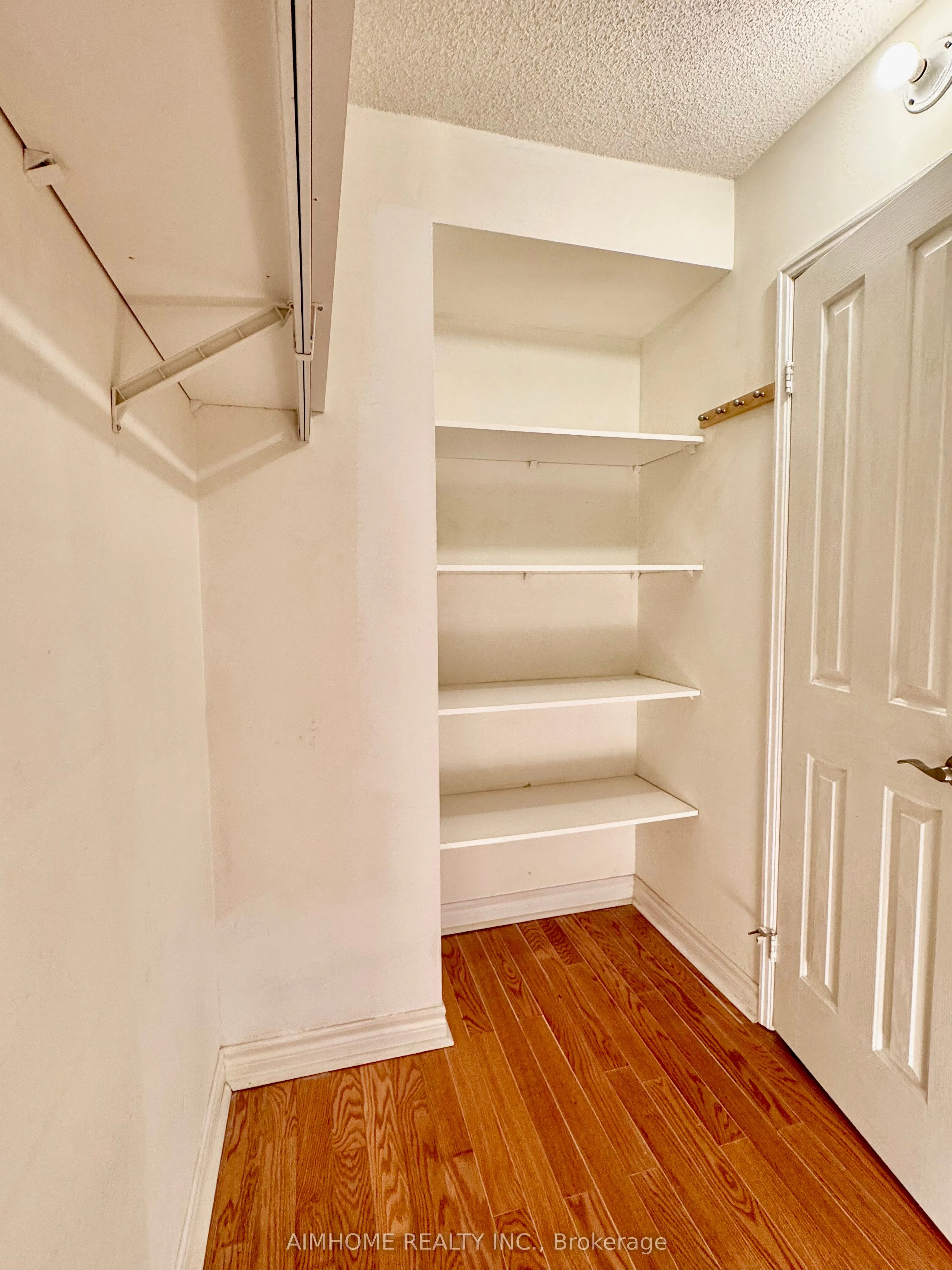 28 Hollywood Avenue, #708