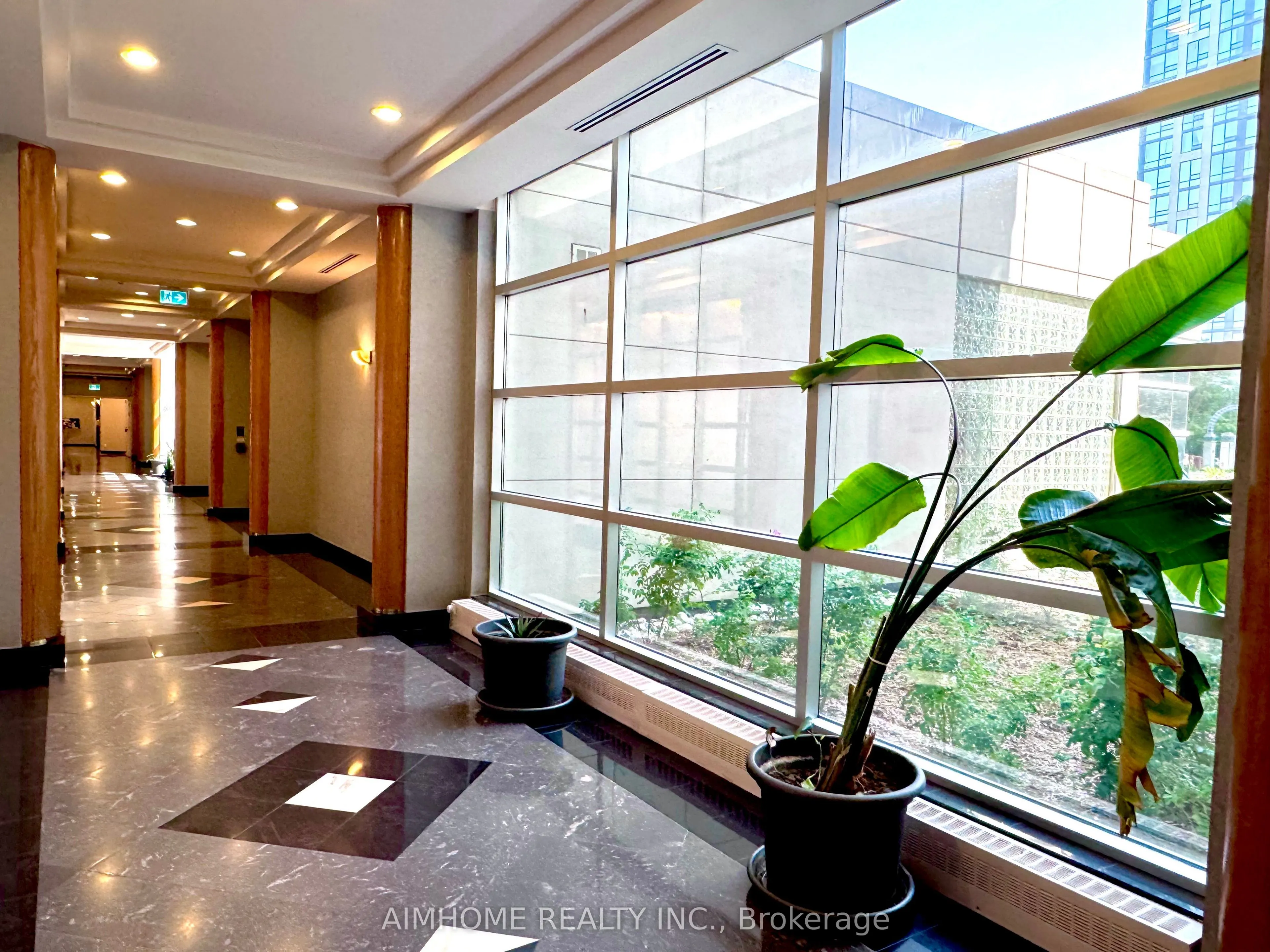 28 Hollywood Avenue, #708