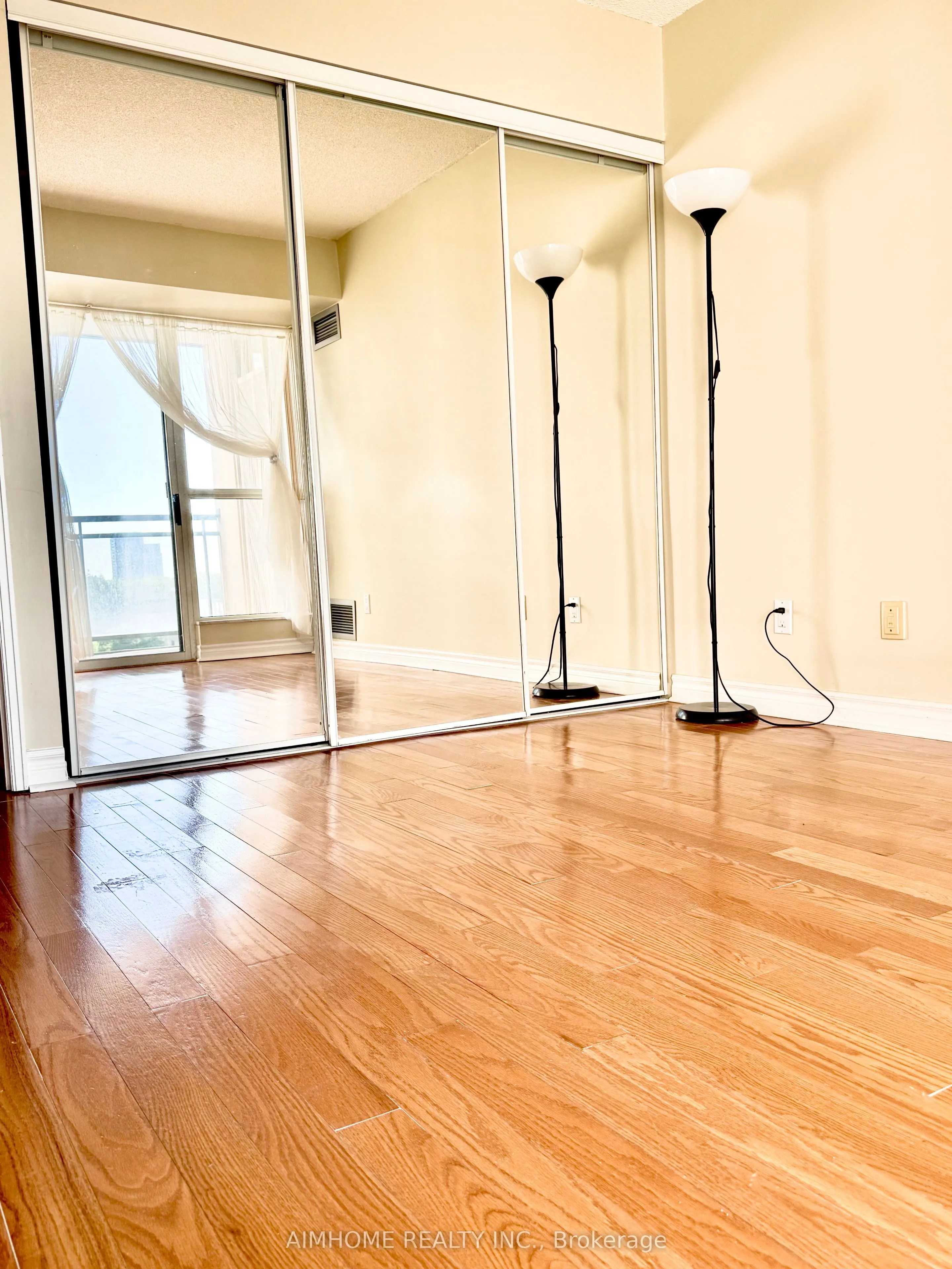 28 Hollywood Avenue, #708