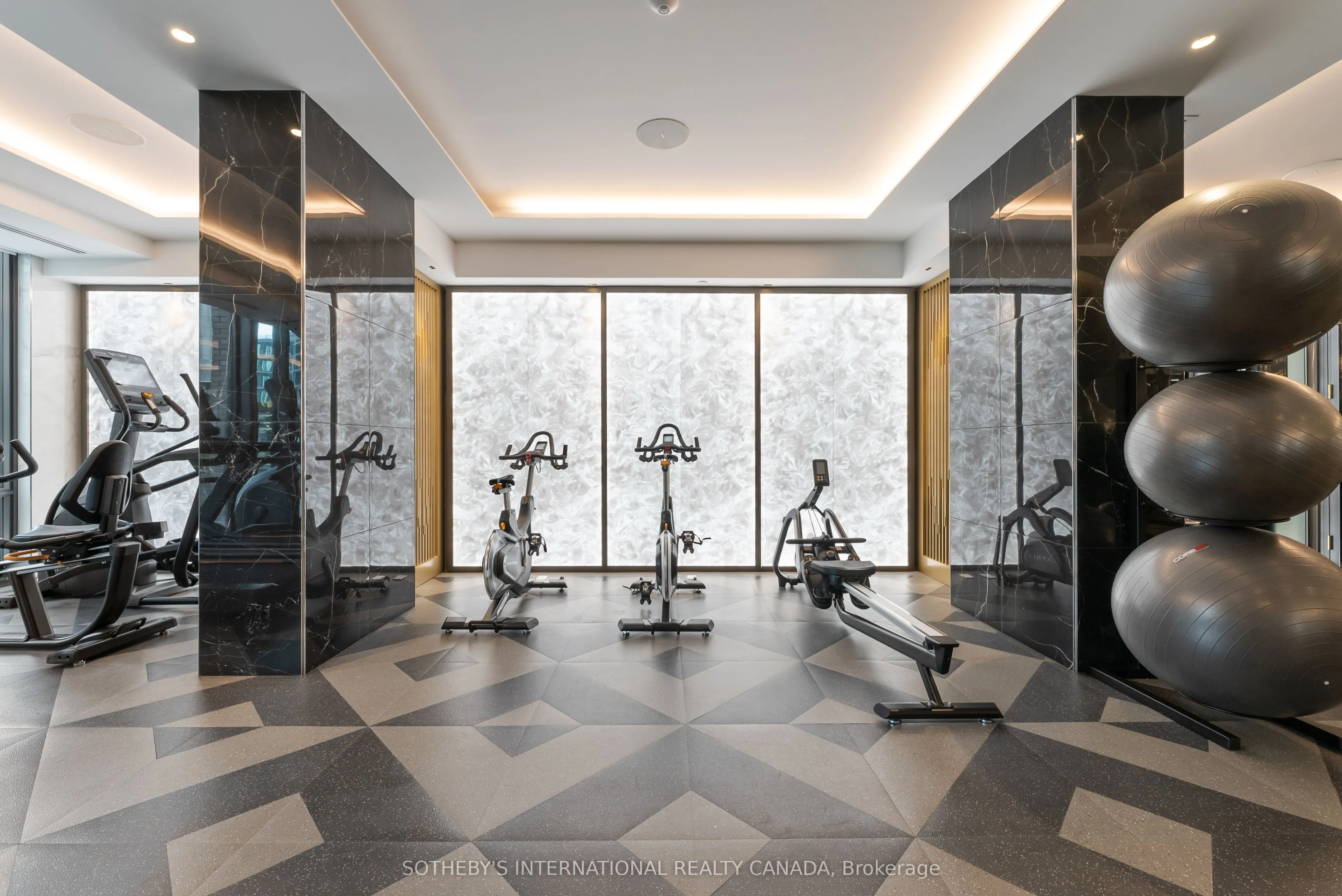 455 Wellington Street W, #1105