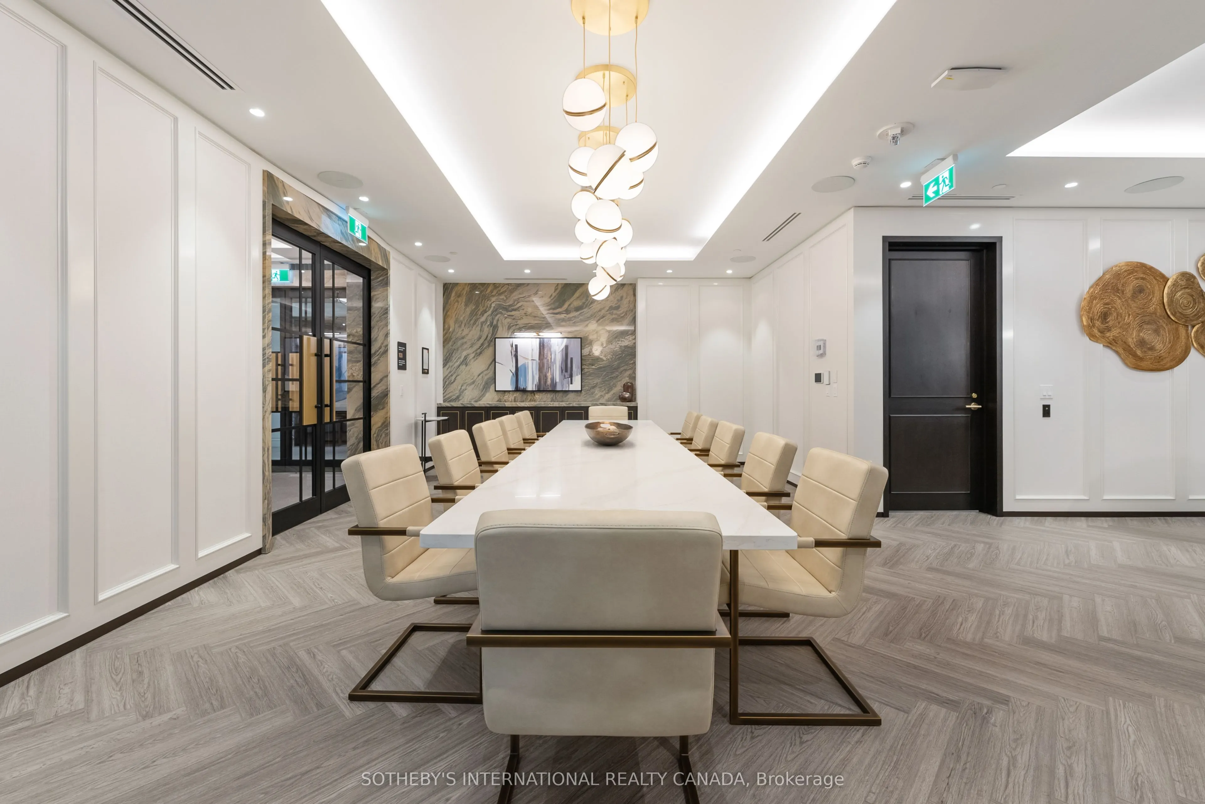 455 Wellington Street W, #1105