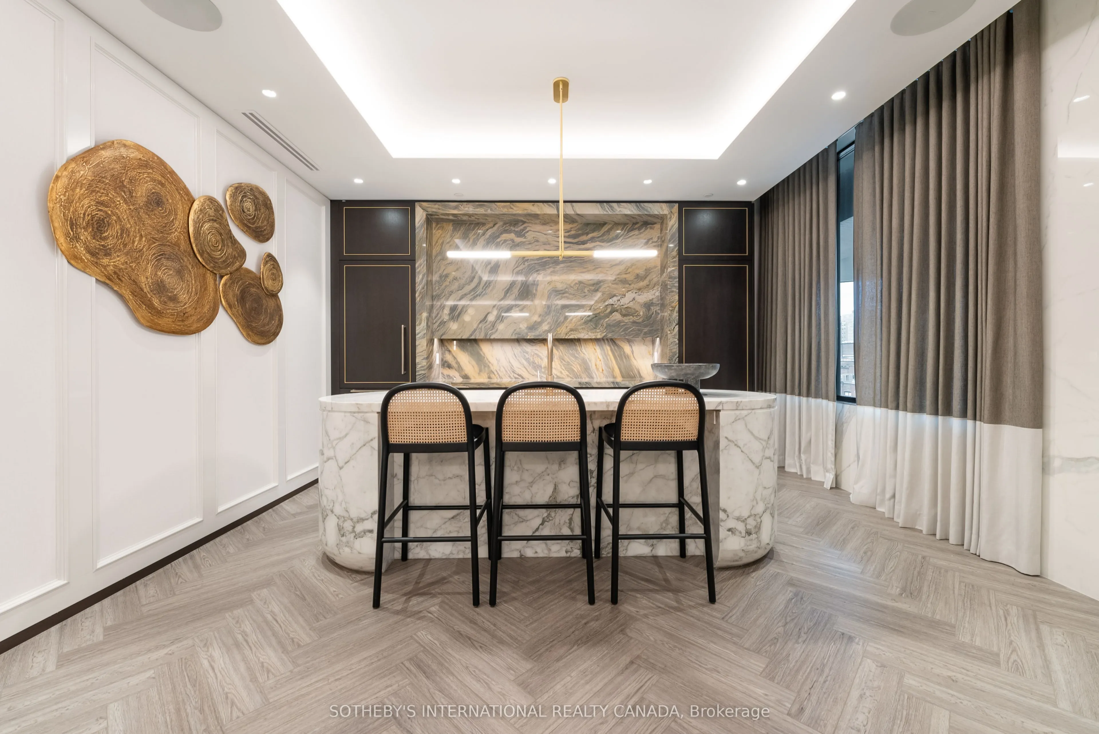 455 Wellington Street W, #1105