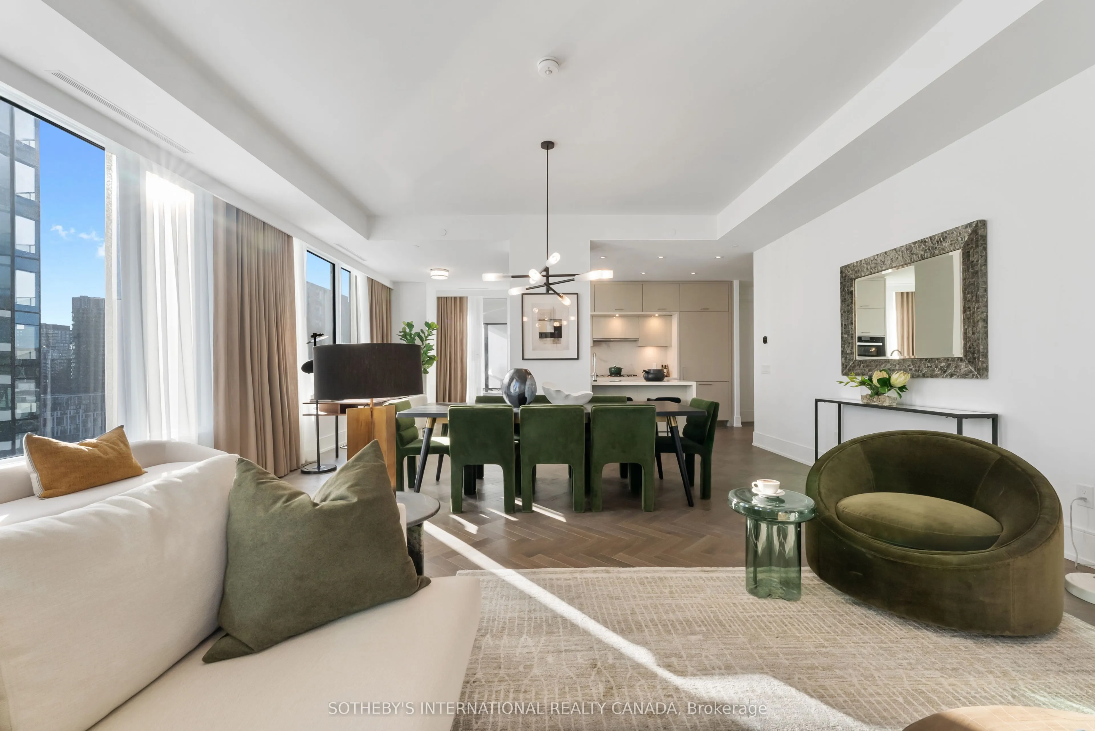 455 Wellington Street W, #1105