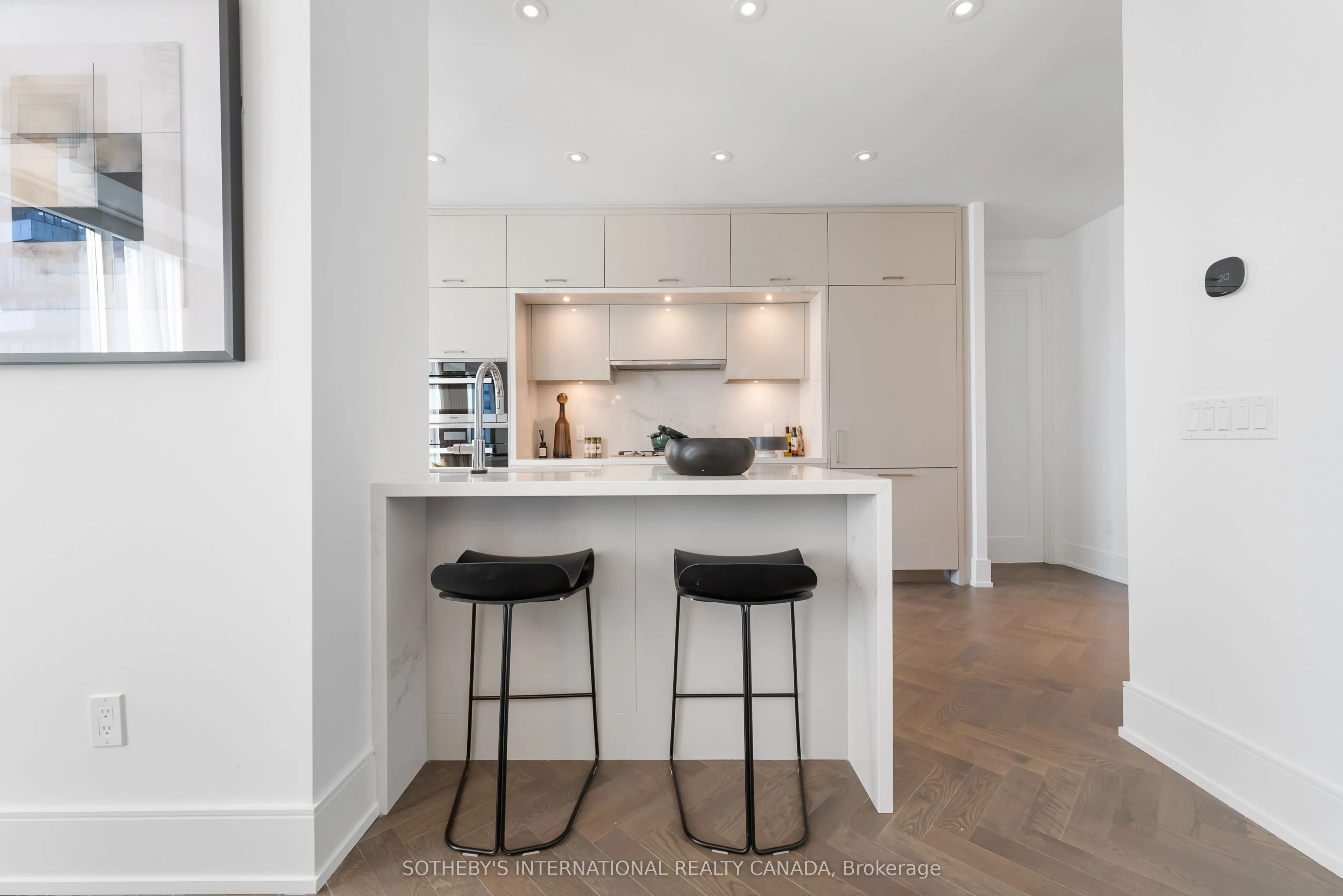 455 Wellington Street W, #1105