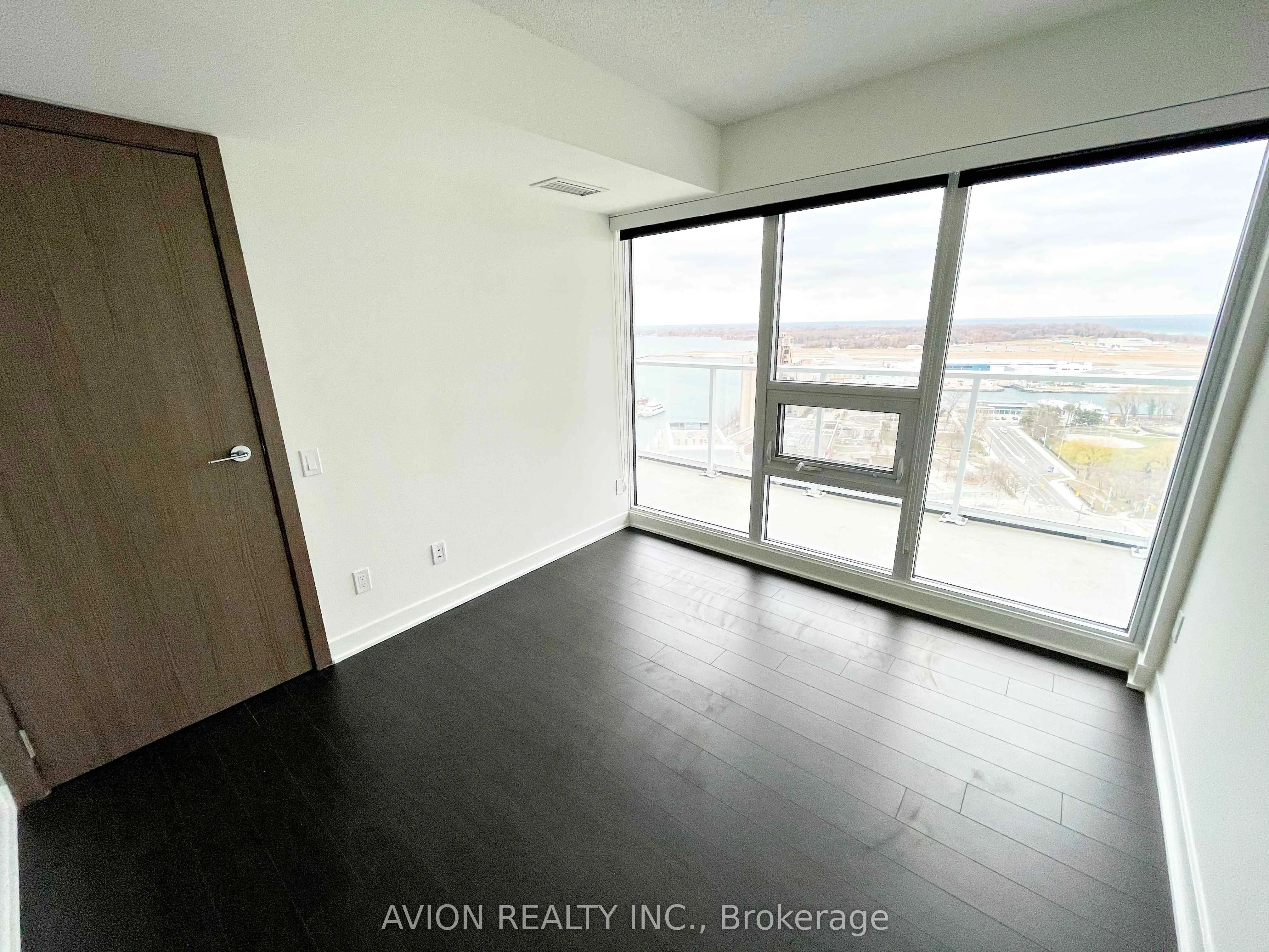 17 Bathurst Street, #2516