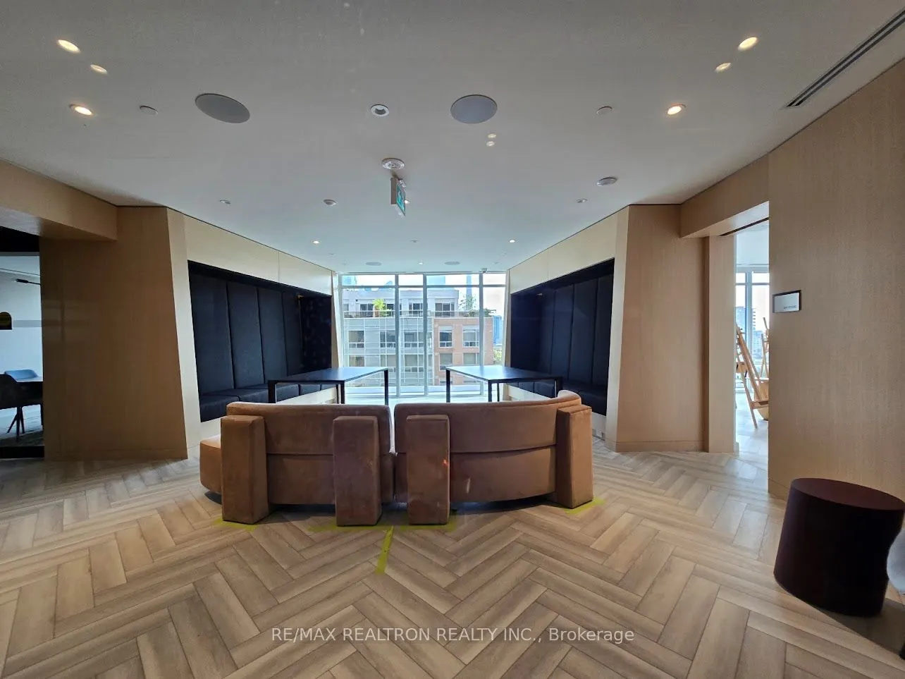 280 Dundas Street W, #2813