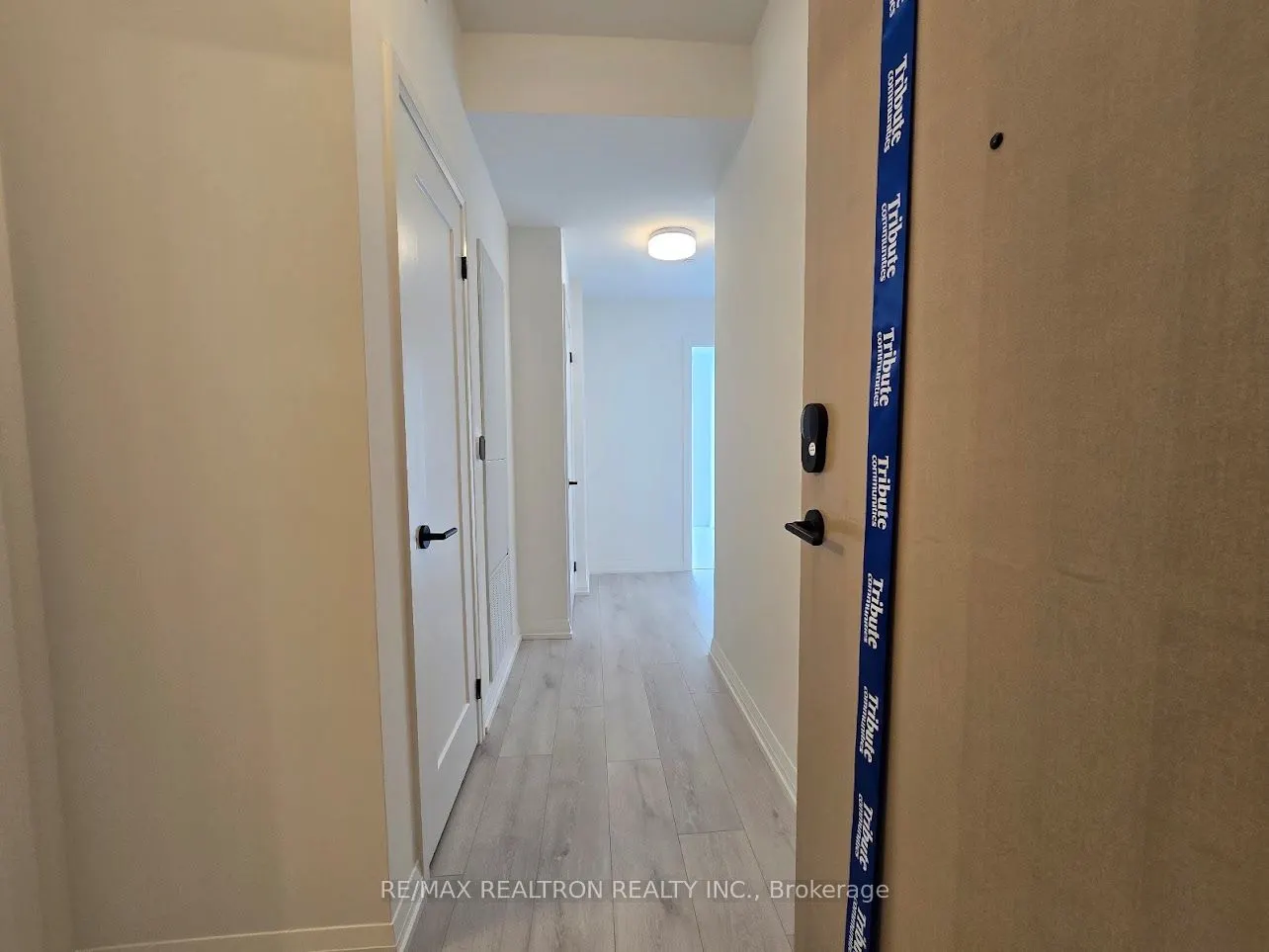 280 Dundas Street W, #2813