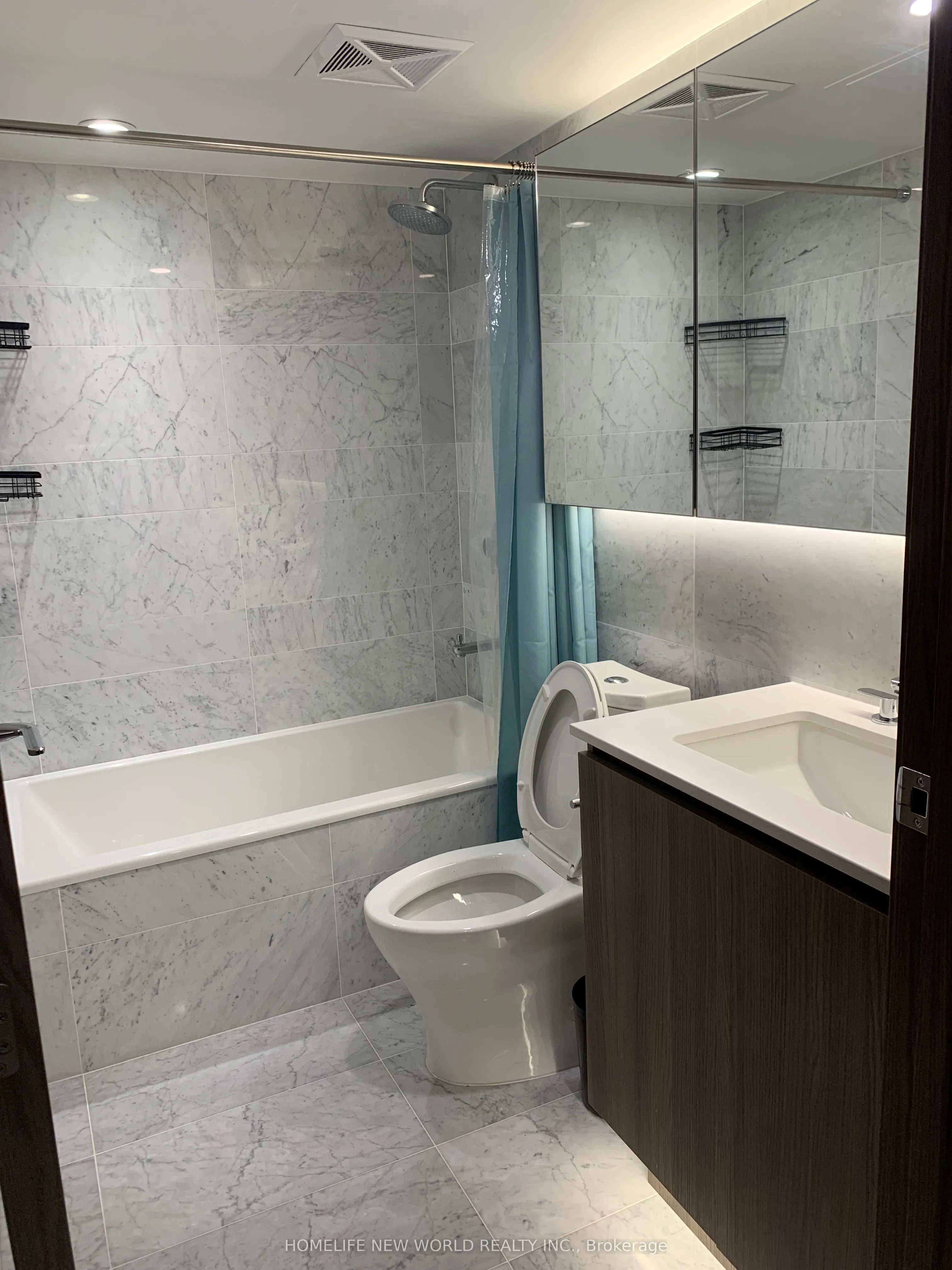 19 Bathurst Street, #1701