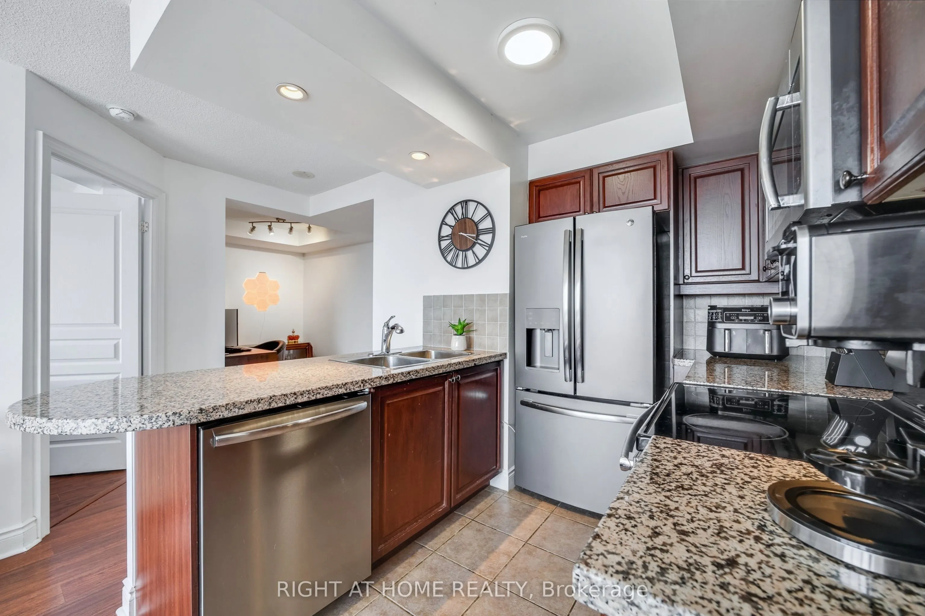 10 Northtown Way, #2606