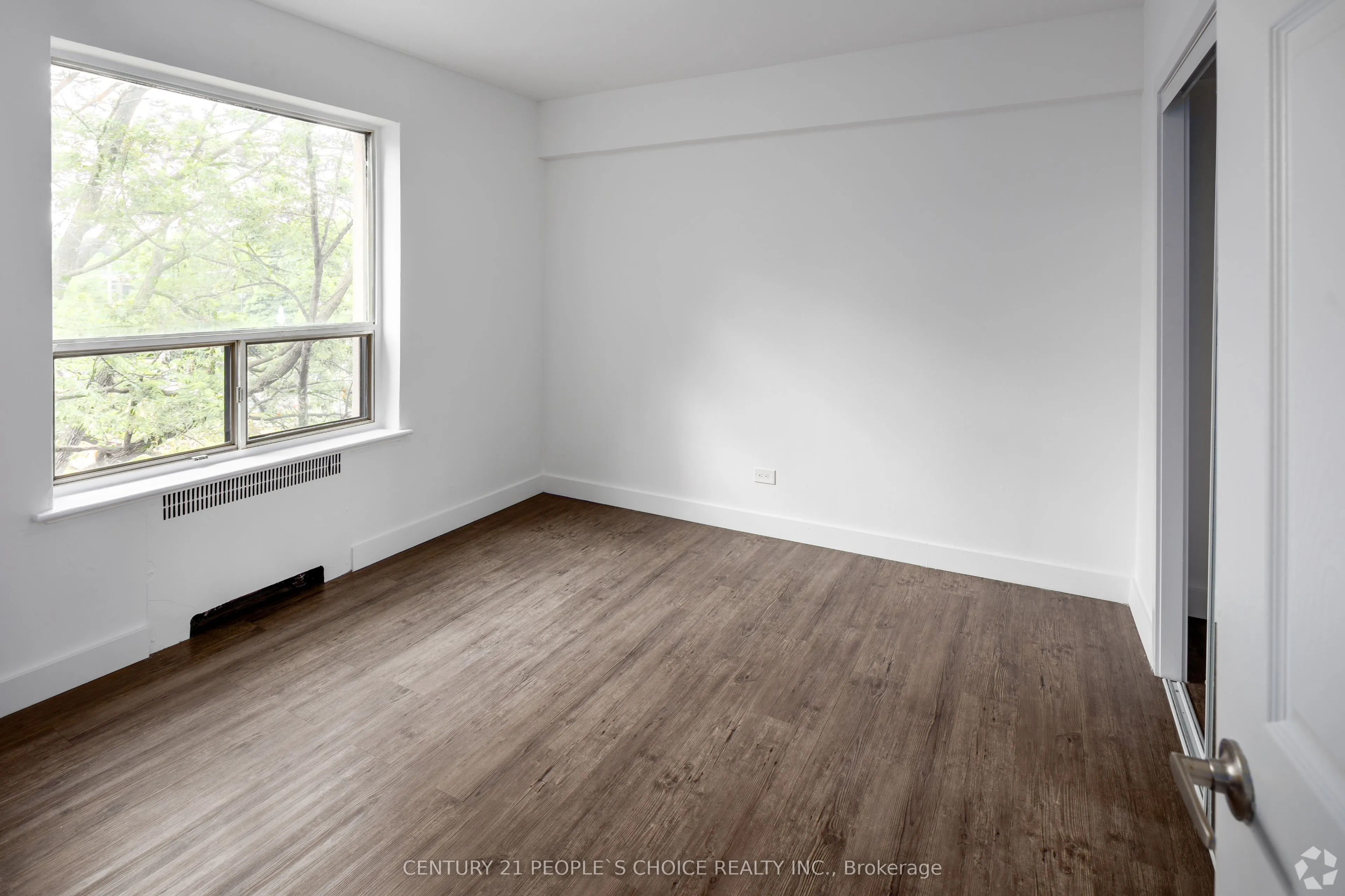 875 Avenue Road, #9