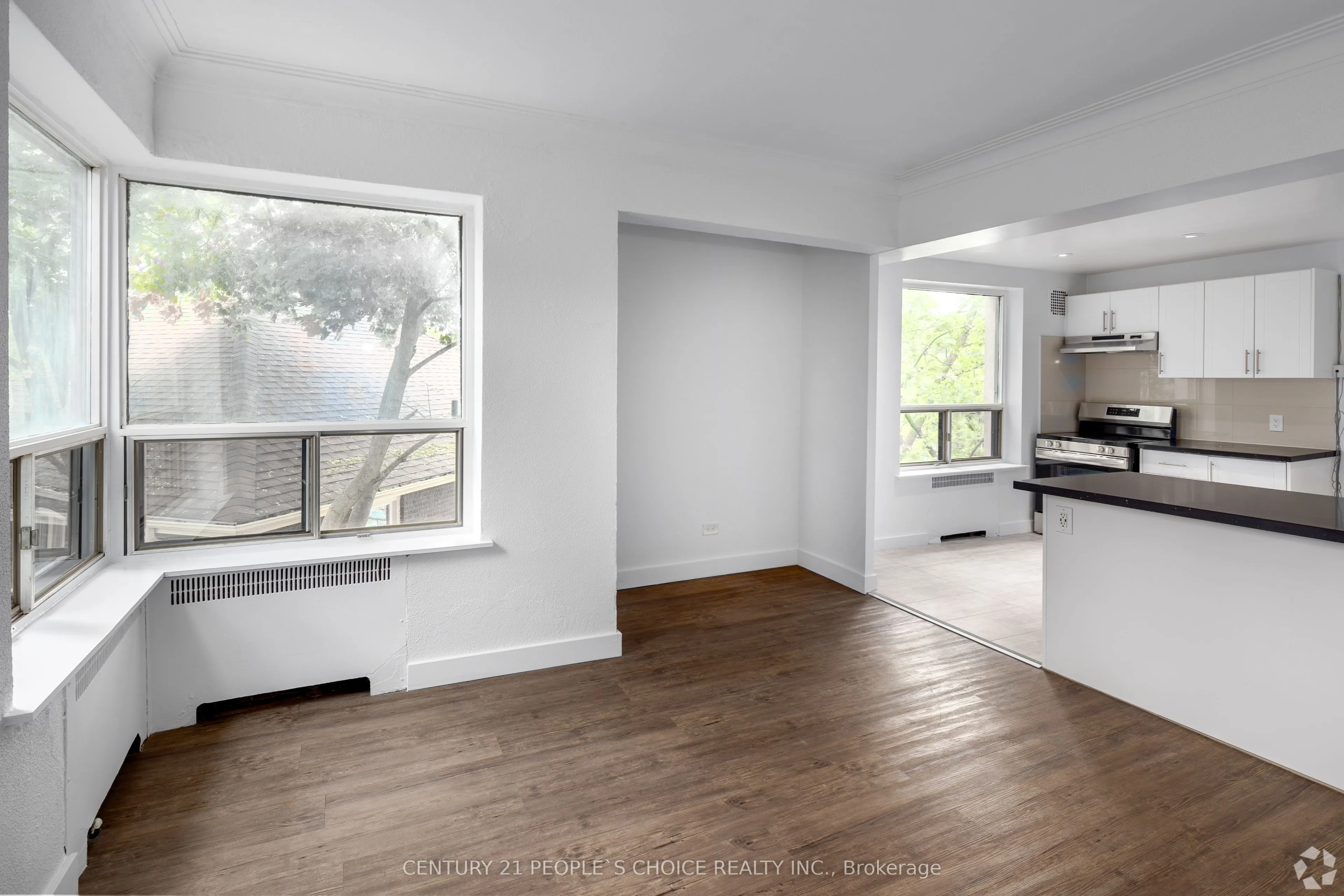 875 Avenue Road, #9