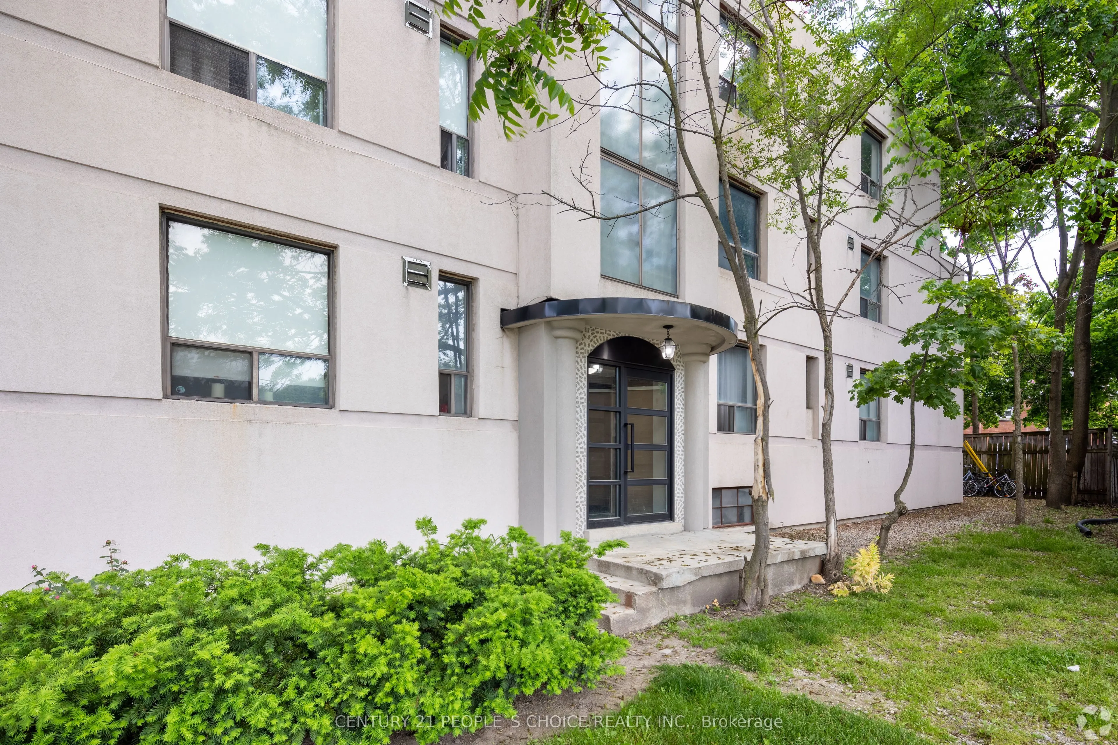875 Avenue Road, #9