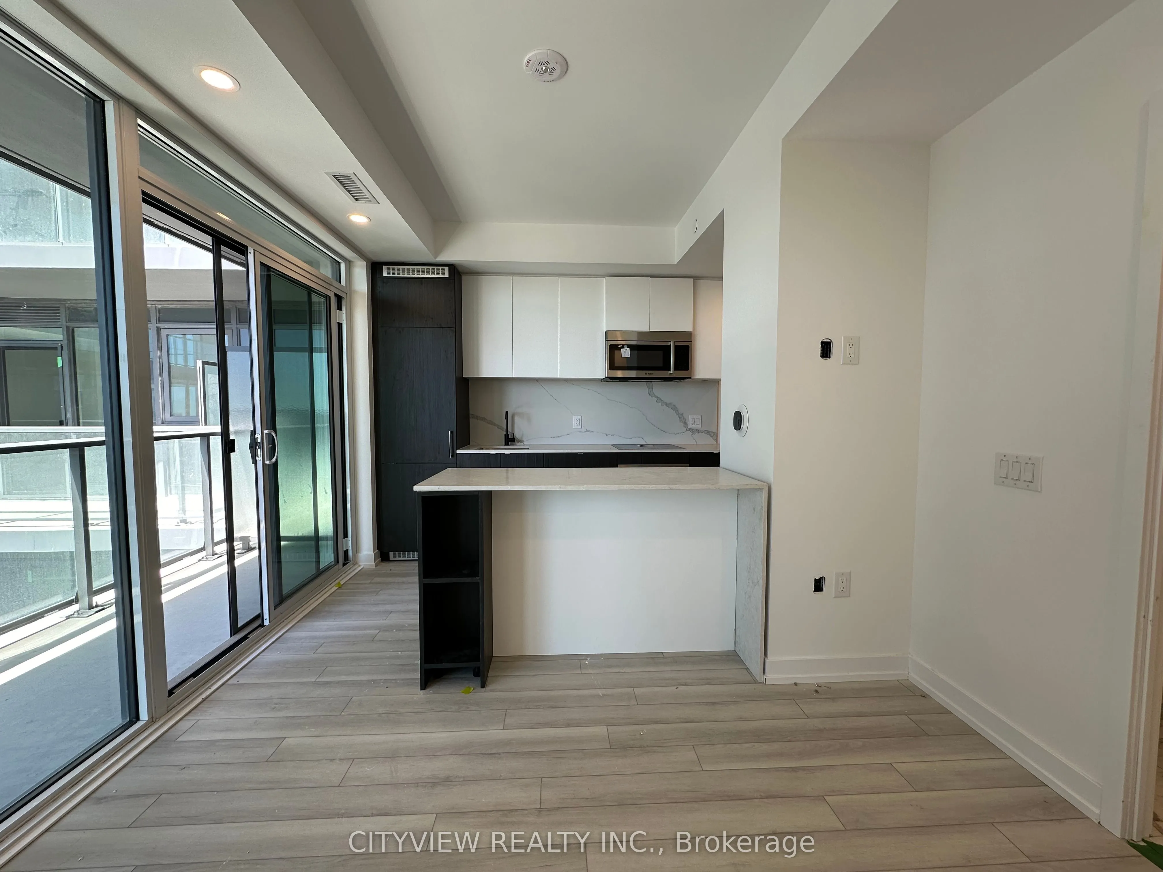 500 Dupont Street, #518