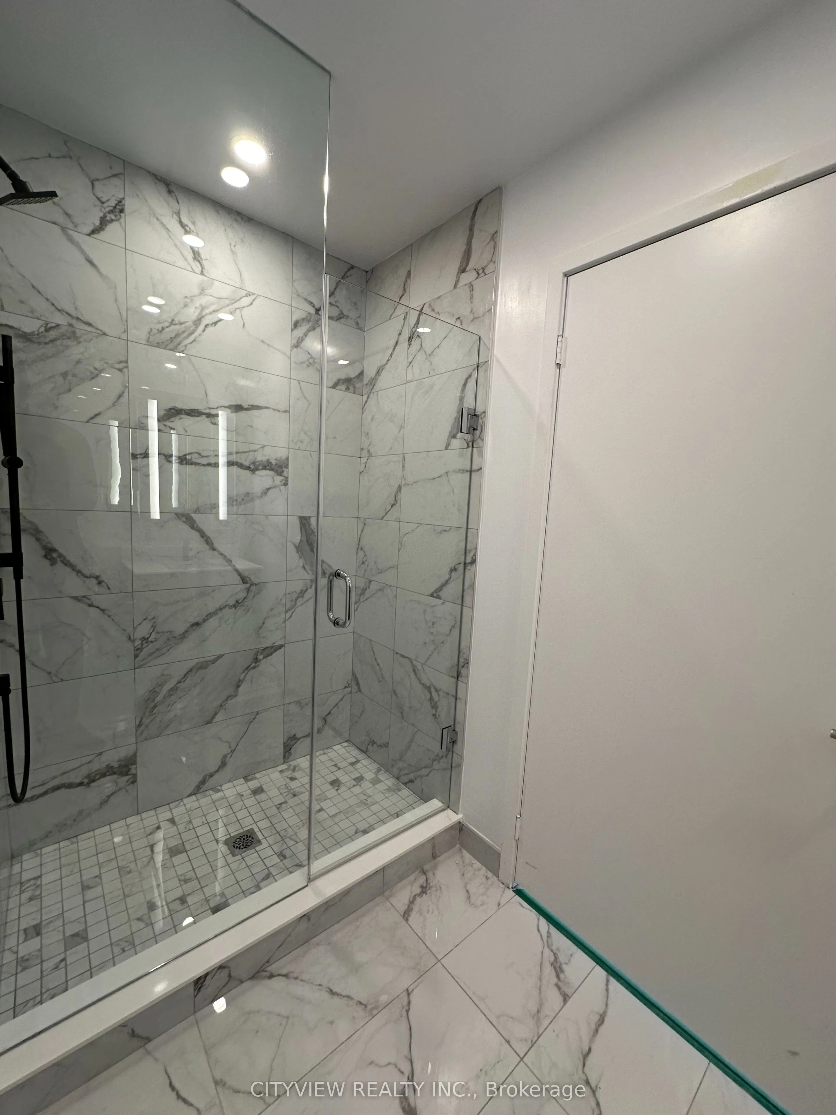 500 Dupont Street, #518