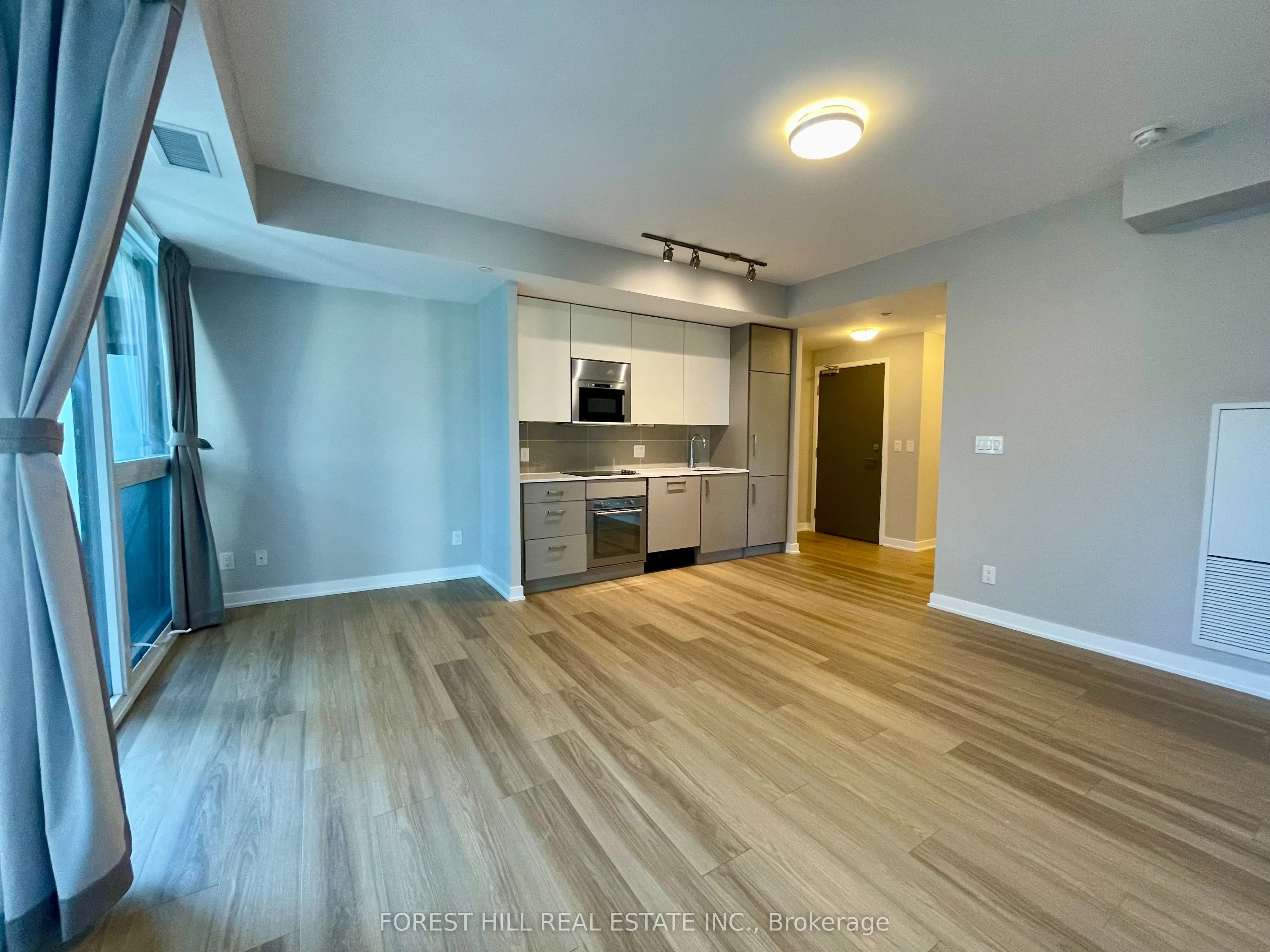17 Dundonald Street, #908