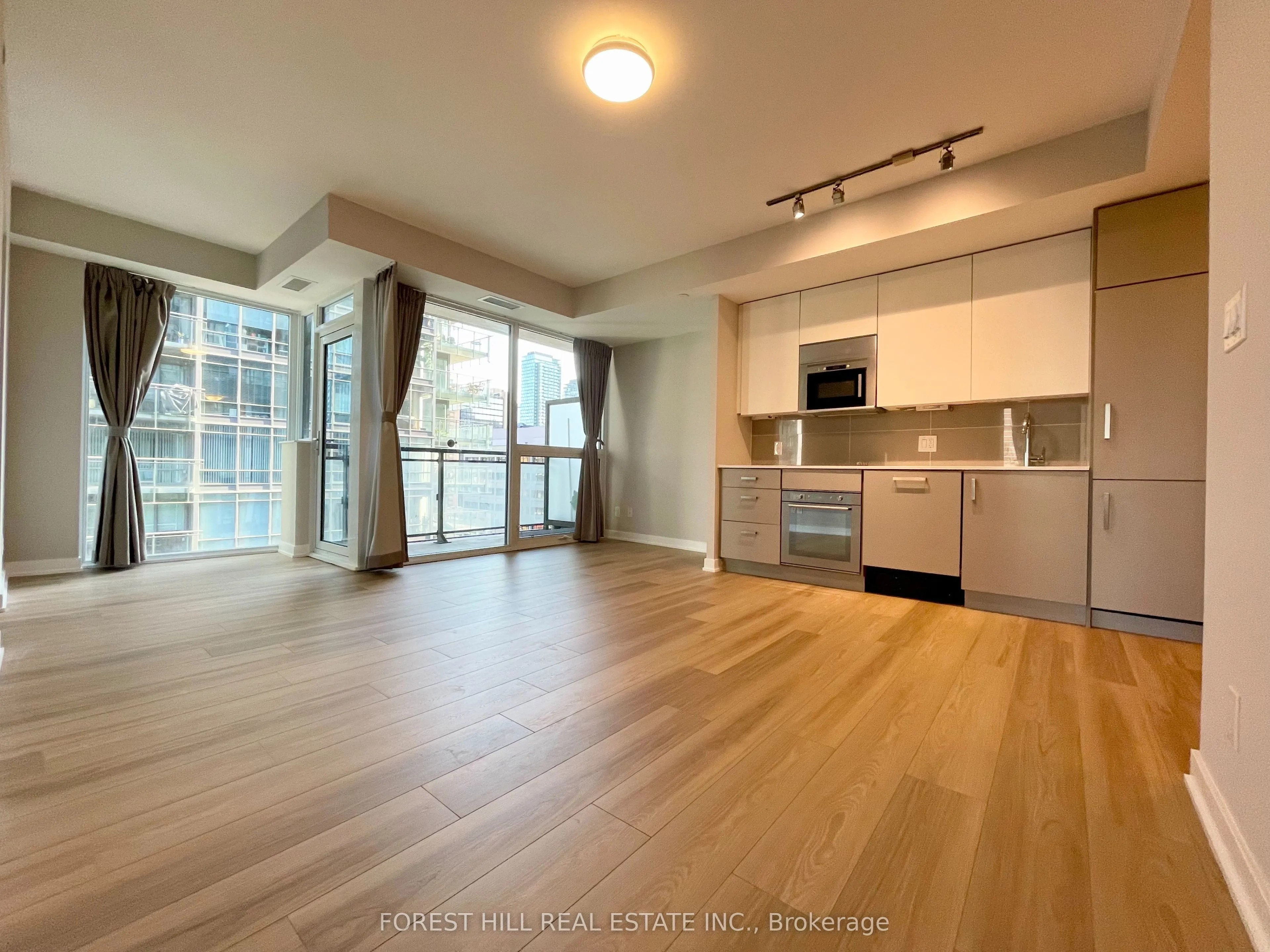 17 Dundonald Street, #908
