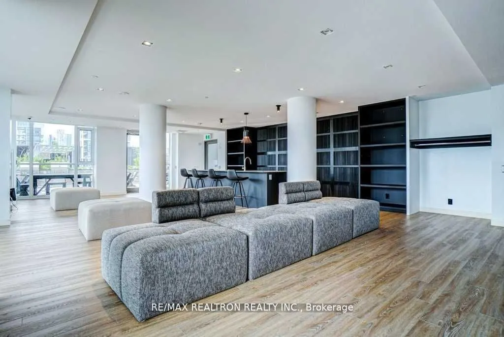 120 Parliament Street, #1513