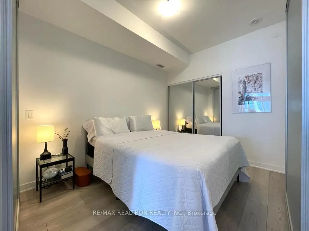 120 Parliament Street, #1513