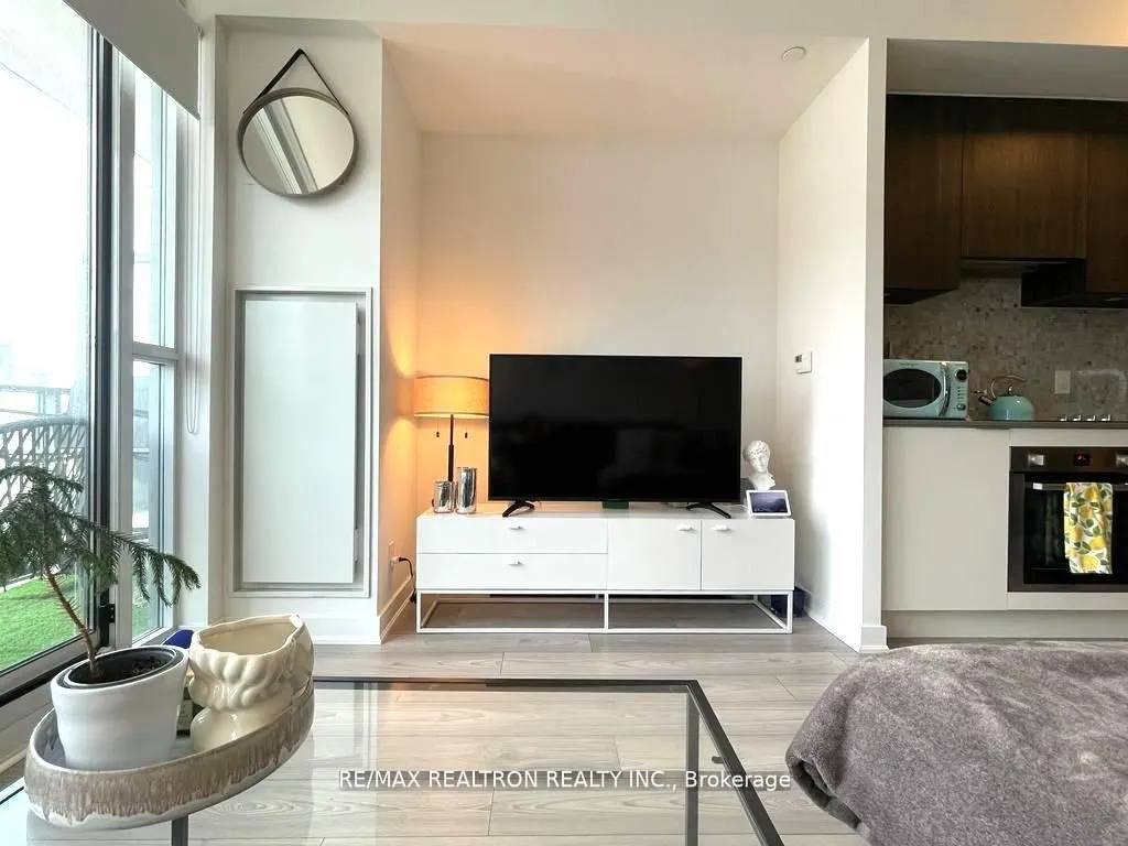 120 Parliament Street, #1513