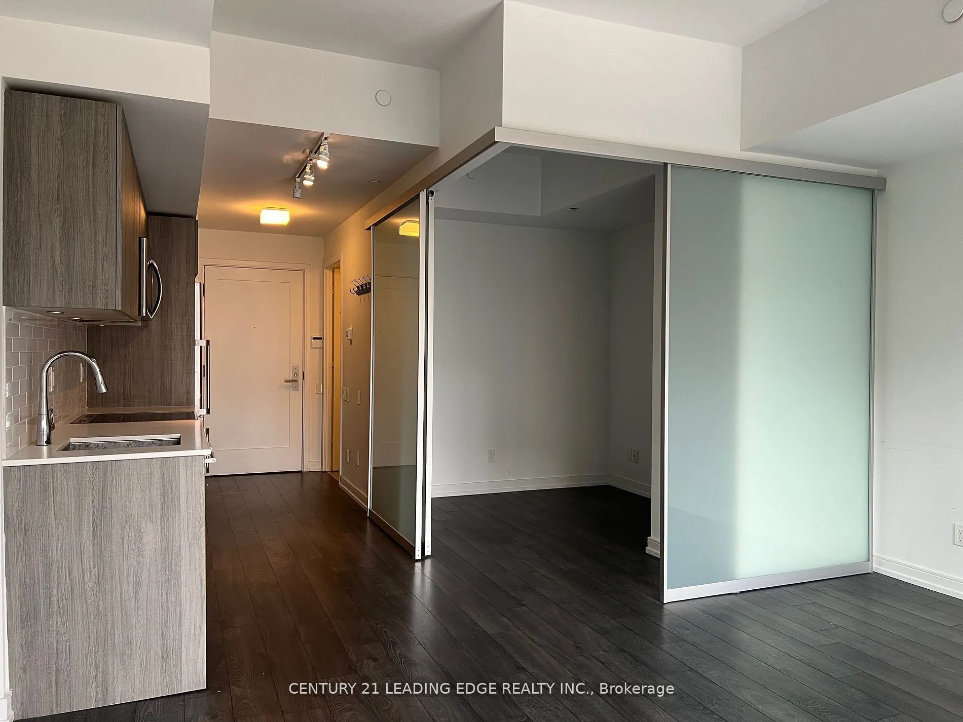28 Wellesley Street E, #405