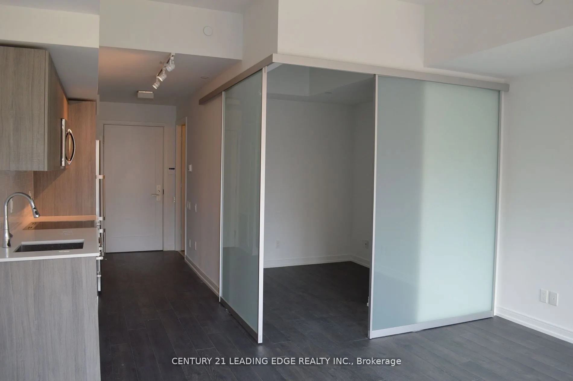 28 Wellesley Street E, #405