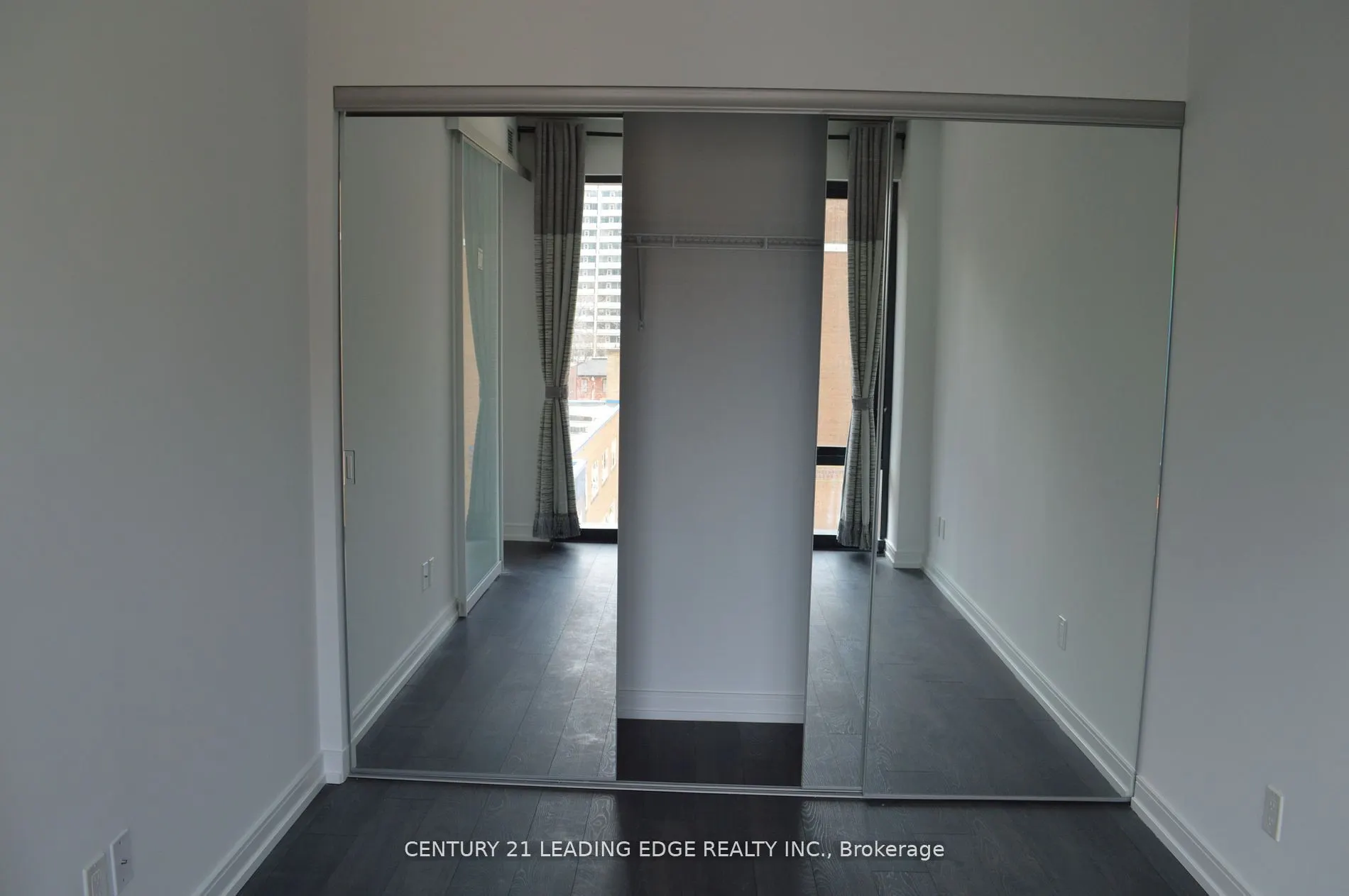28 Wellesley Street E, #405