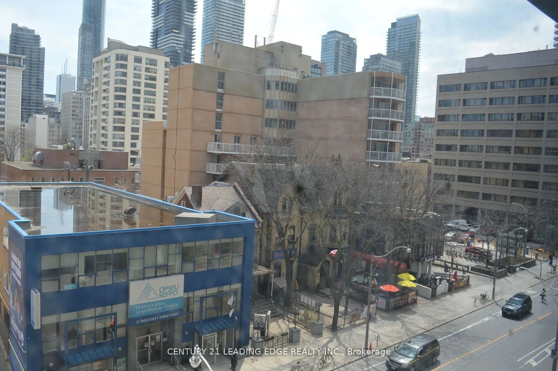 28 Wellesley Street E, #405