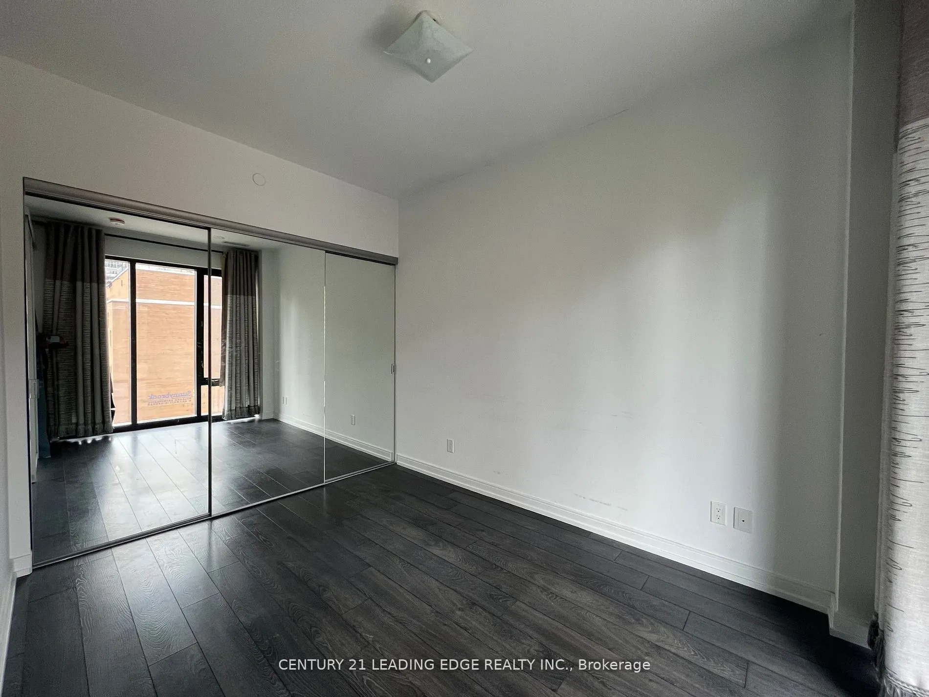 28 Wellesley Street E, #405