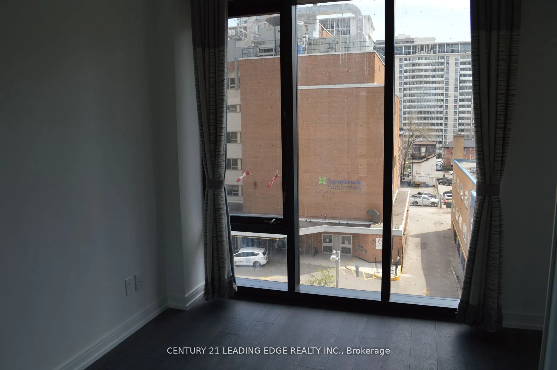 28 Wellesley Street E, #405