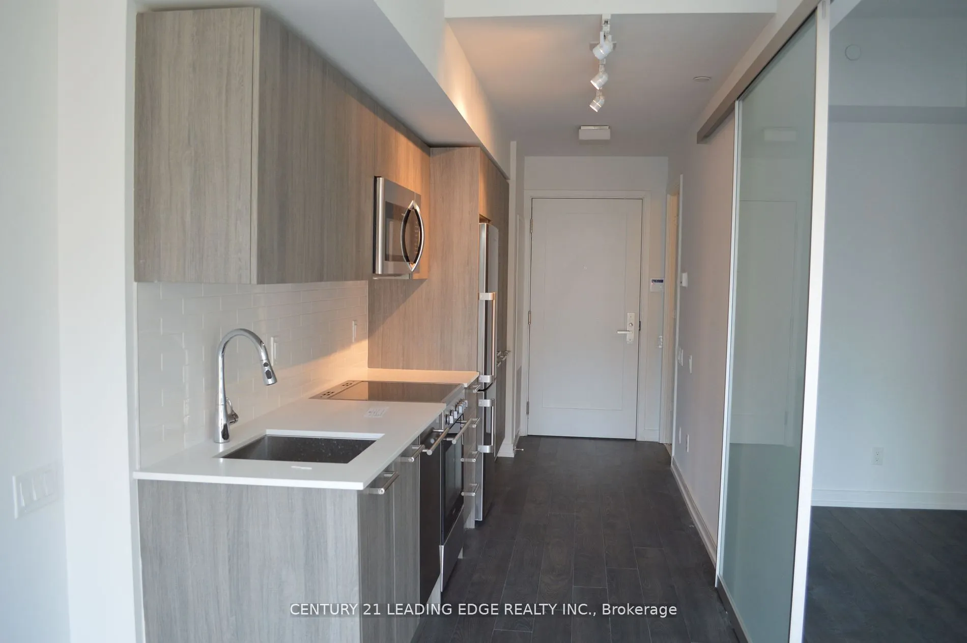 28 Wellesley Street E, #405