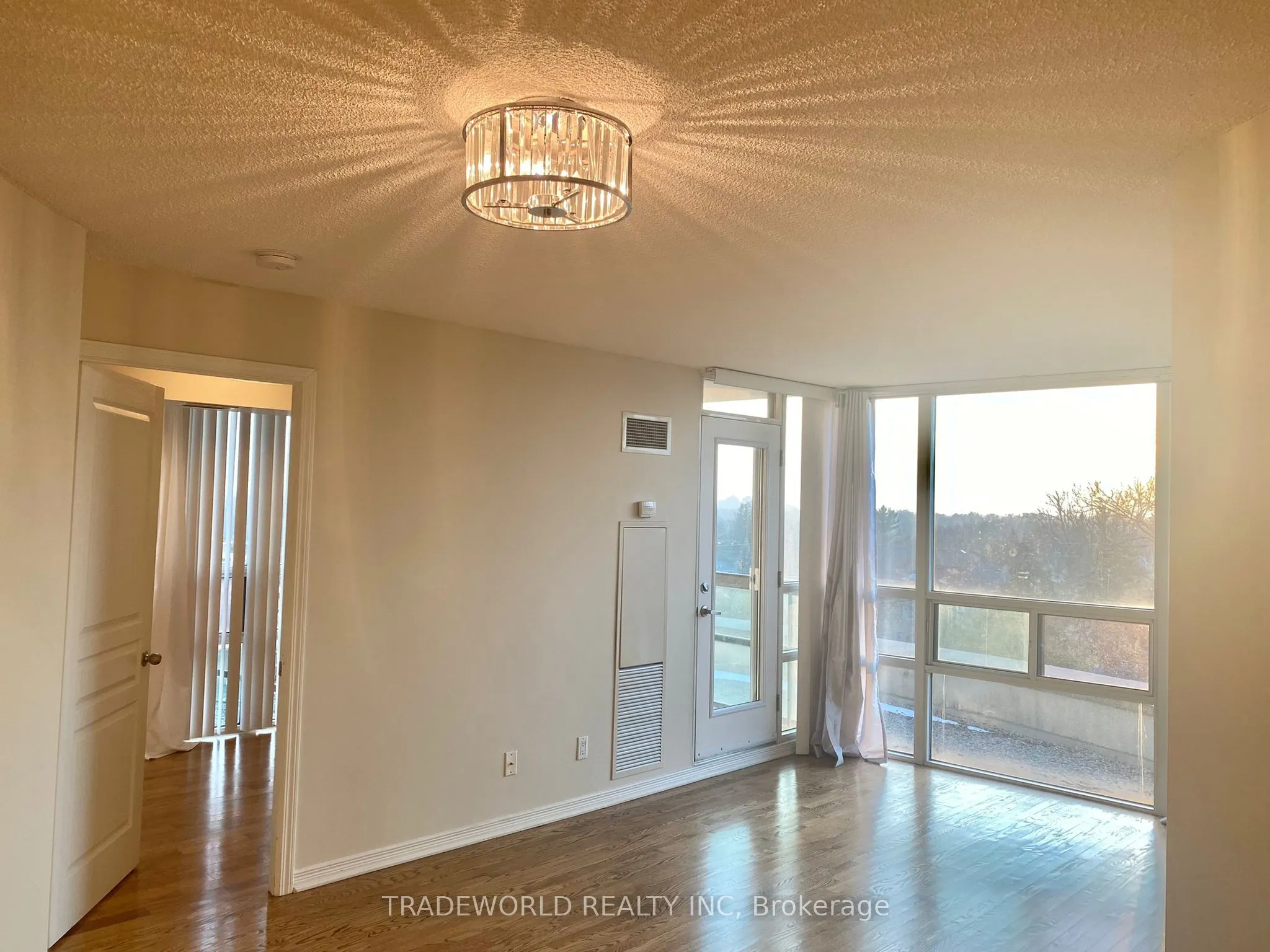 509 Beecroft Road, #603