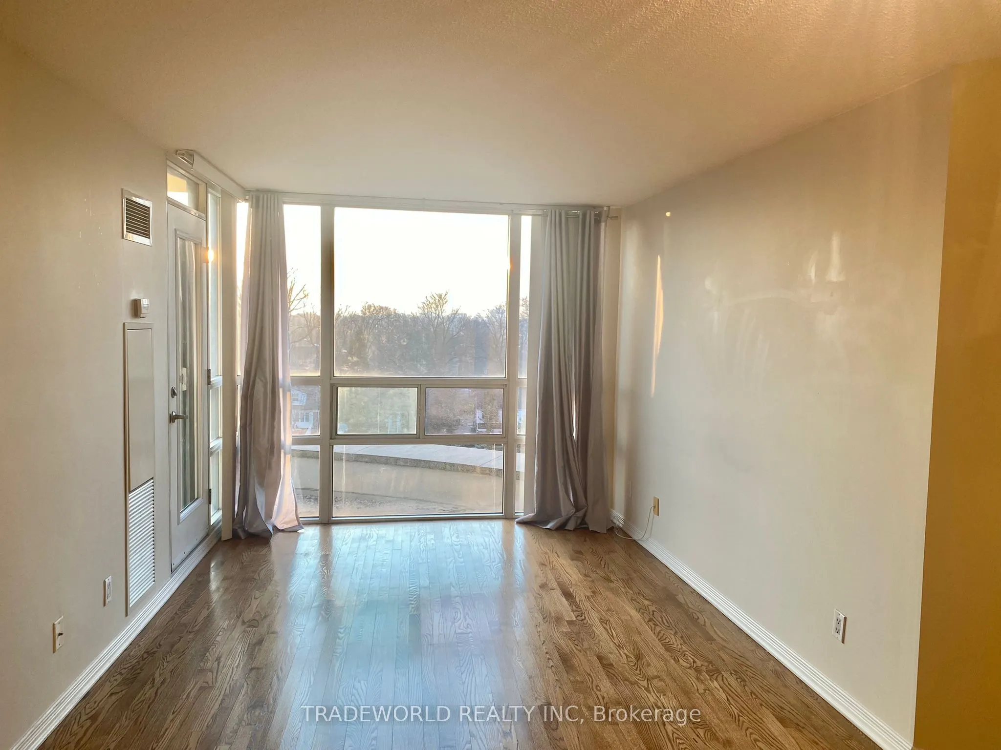509 Beecroft Road, #603