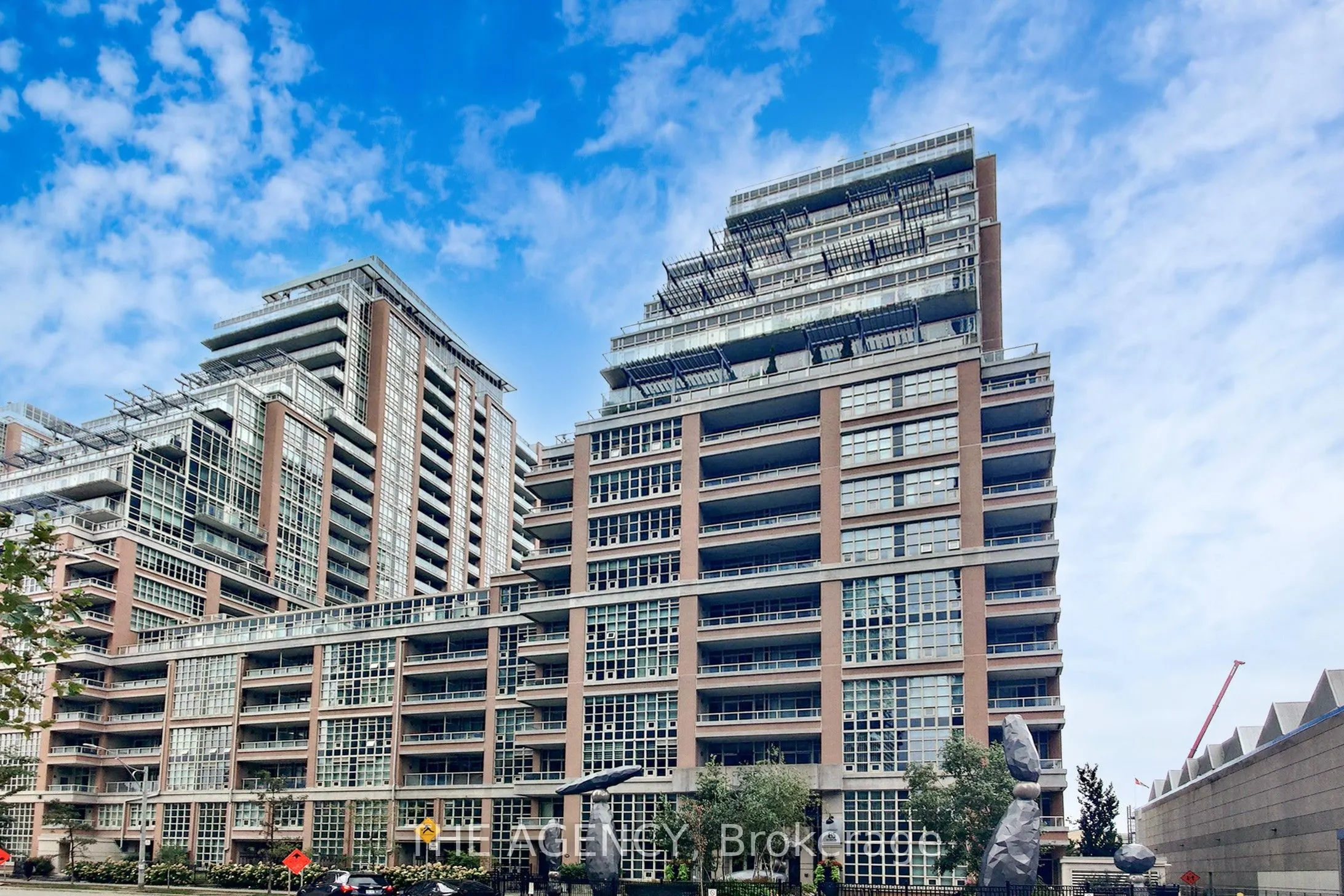 85 E Liberty Street, #1906