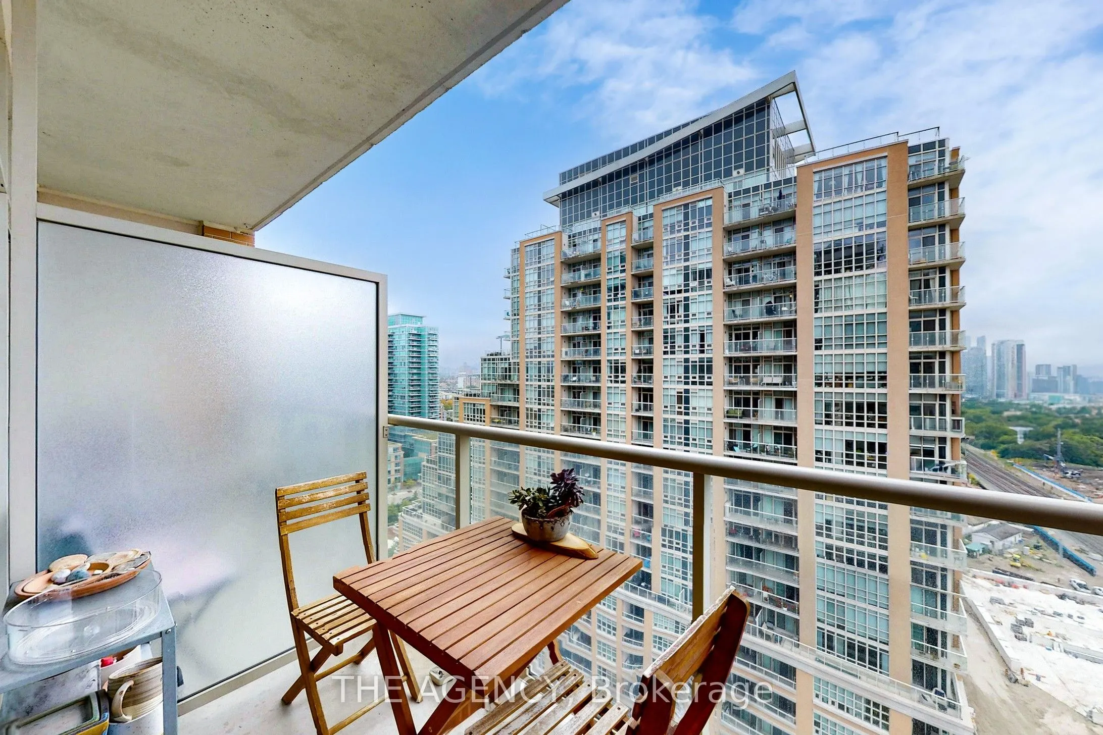 85 E Liberty Street, #1906