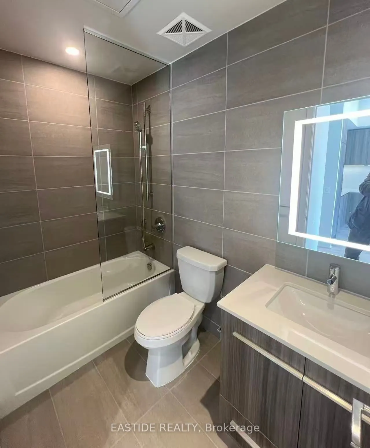 8 Cumberland Street, #4605