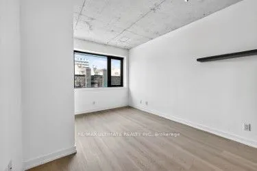 400 Wellington Street W, #501