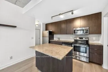 400 Wellington Street W, #501