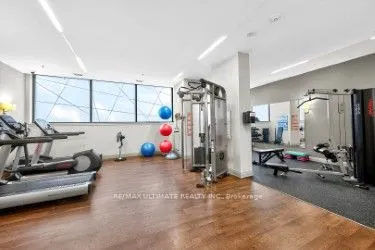 400 Wellington Street W, #501