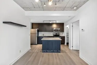 400 Wellington Street W, #501
