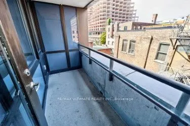 400 Wellington Street W, #501